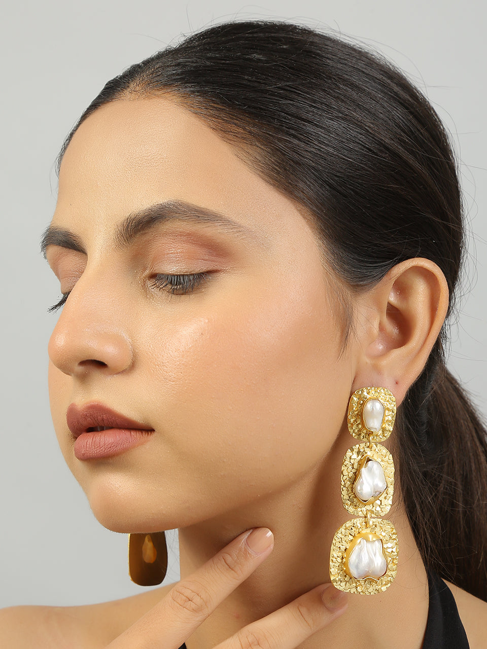Women's Baroque Pearl Statement Earrings - Femizen