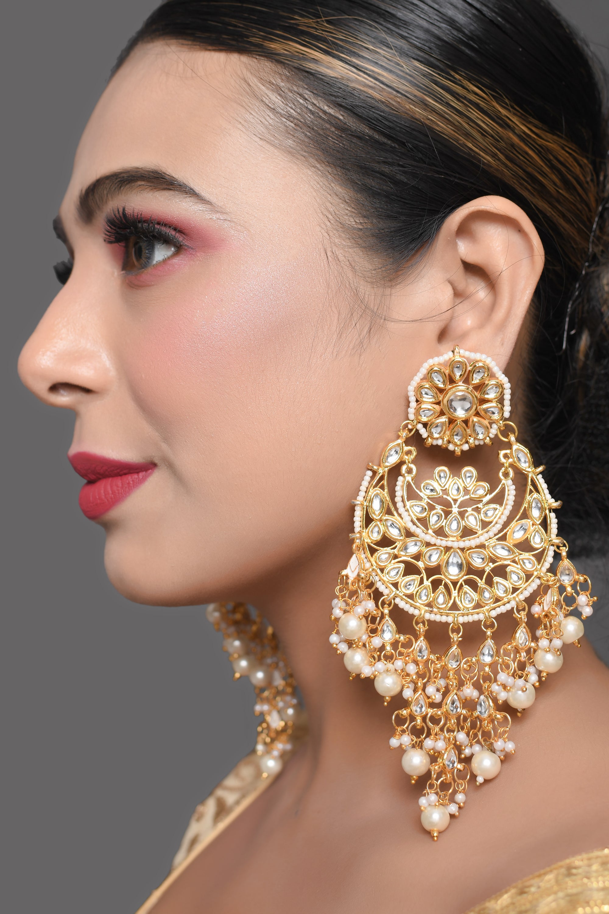 Women's Gold toned Kundan chandbali with pearl - Femizen