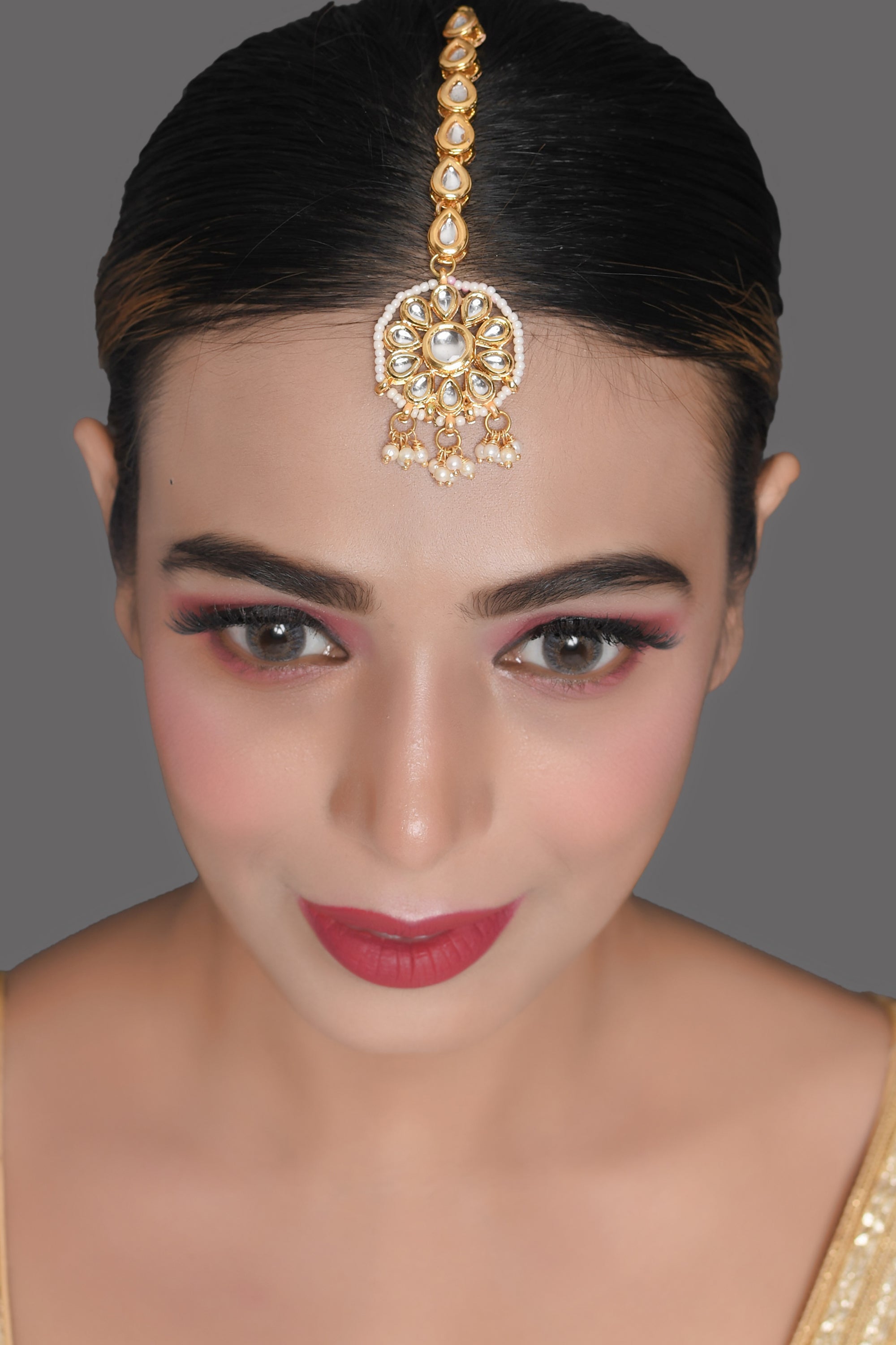 Women's Gold Tone Kundan Maang Tikka with Pearls - Femizen