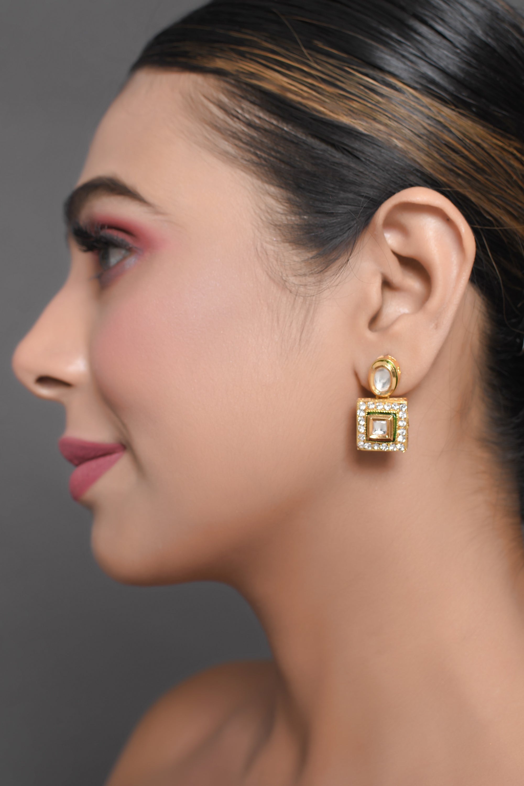 Women's Gold Tone Kundan Earrings - Femizen