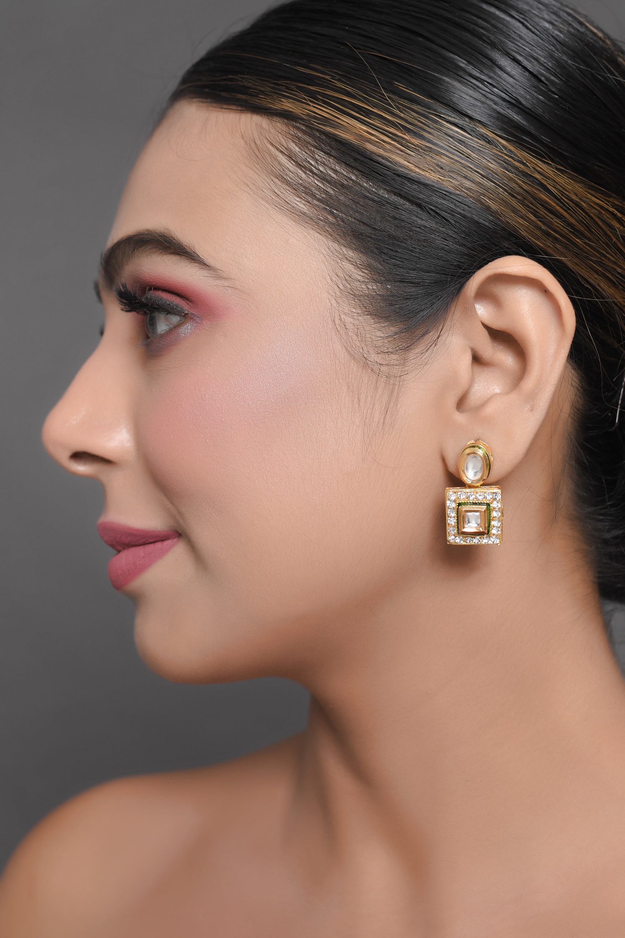 Women's Gold Tone Kundan Earrings - Femizen