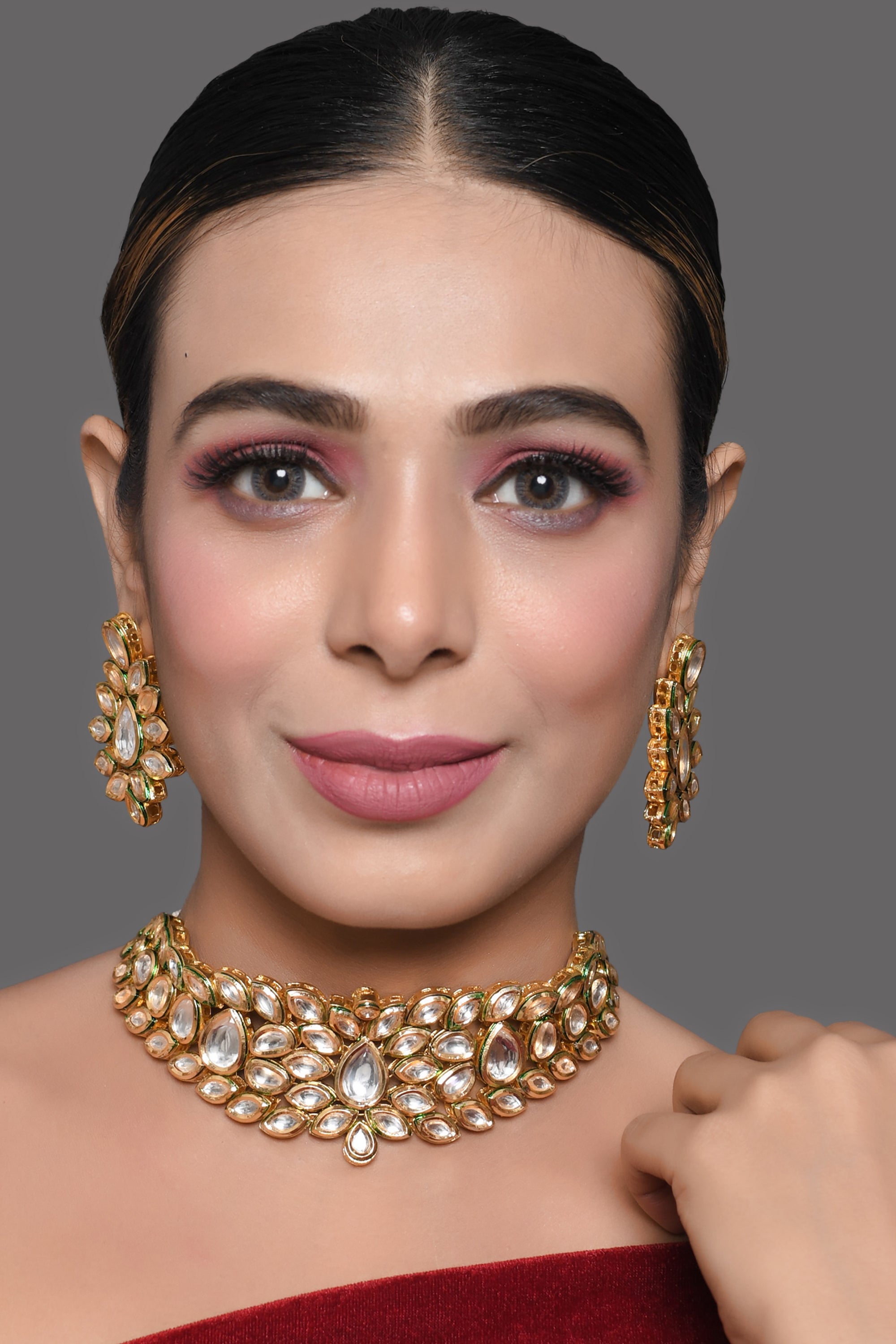 Women's Gold Tone Kundan Inspired Necklace with Earrings - Femizen