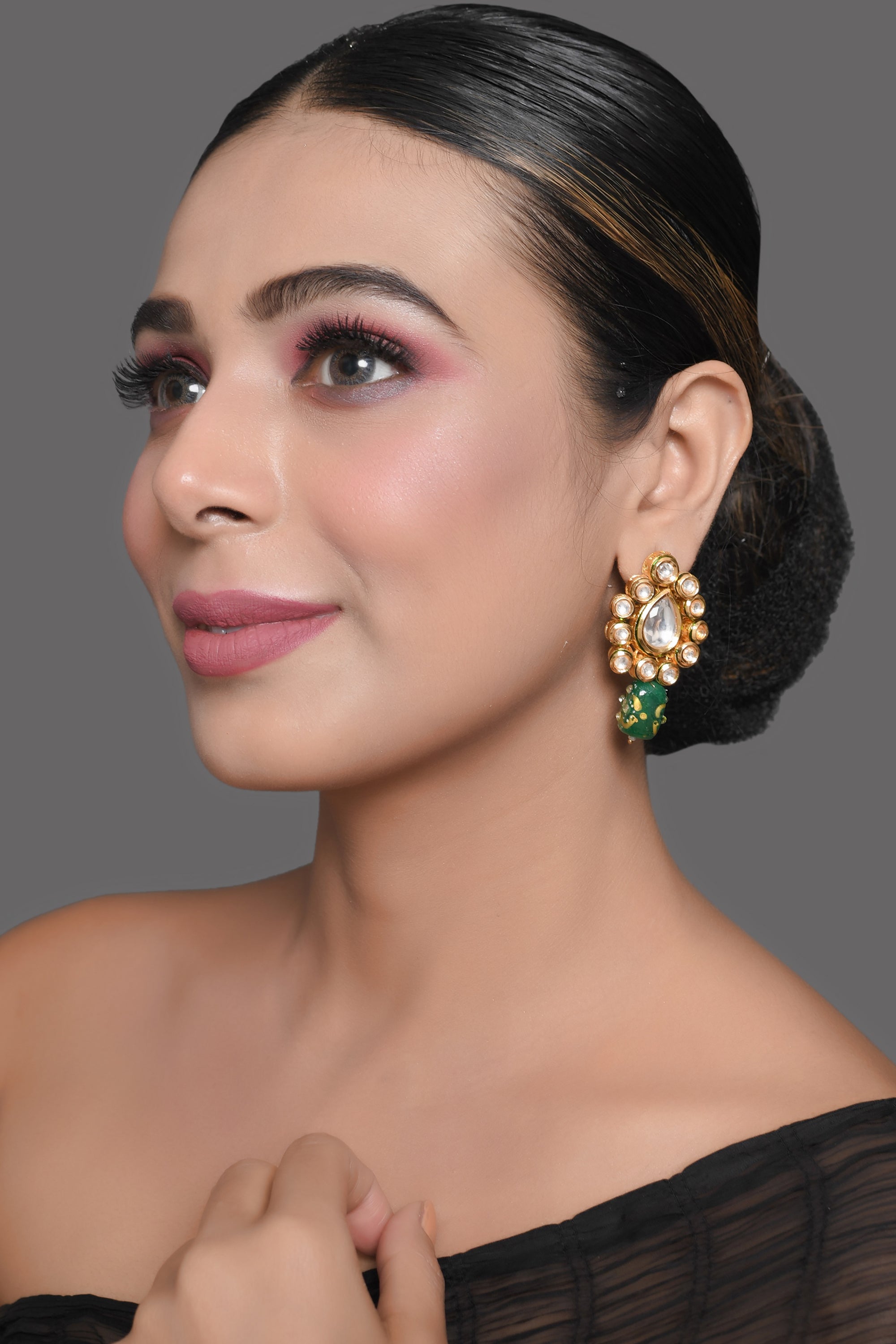 Women's Gold toned green beaded Kundan earring  - Femizen