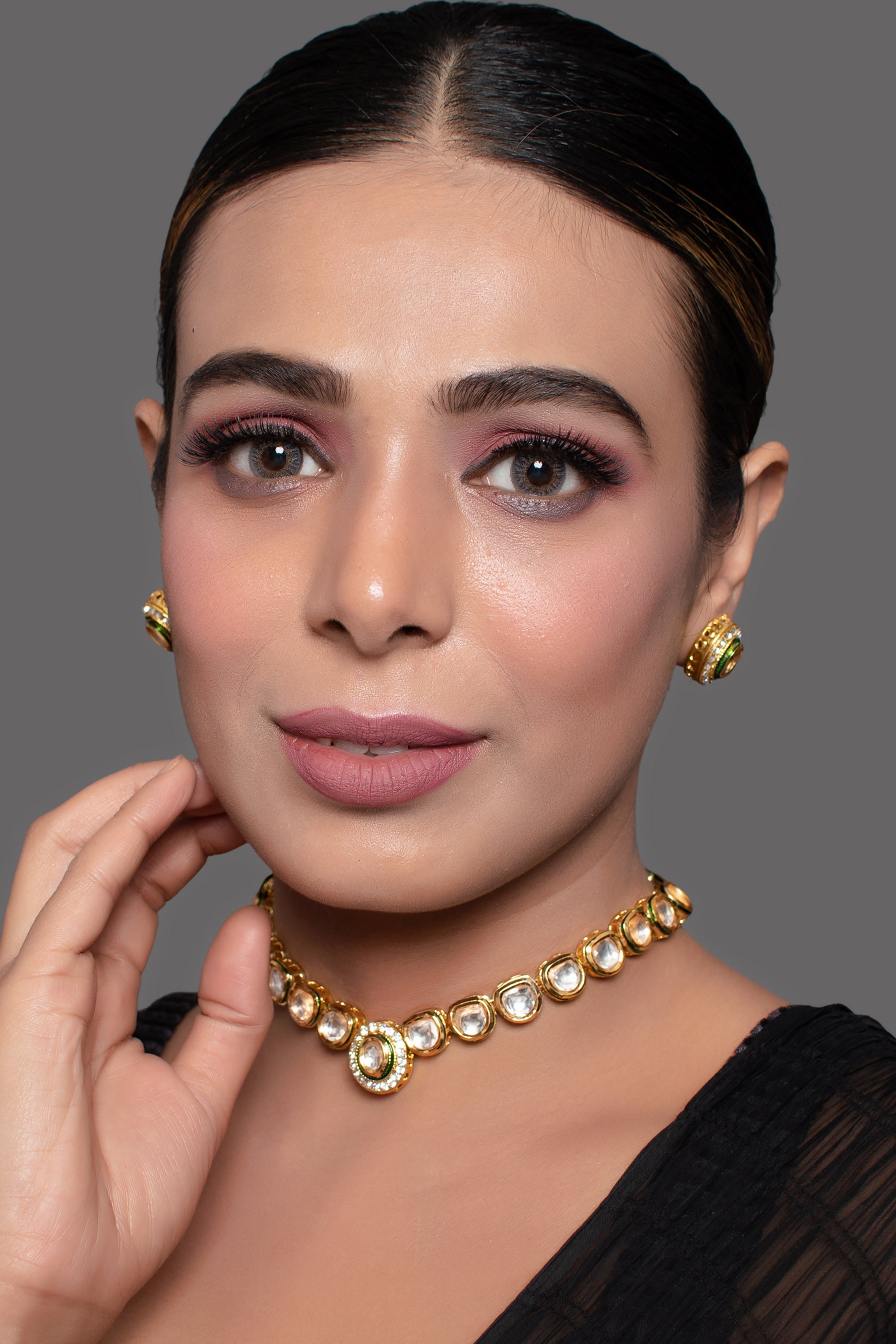Women's Handcrafted Kundan studded necklace with earring - Femizen