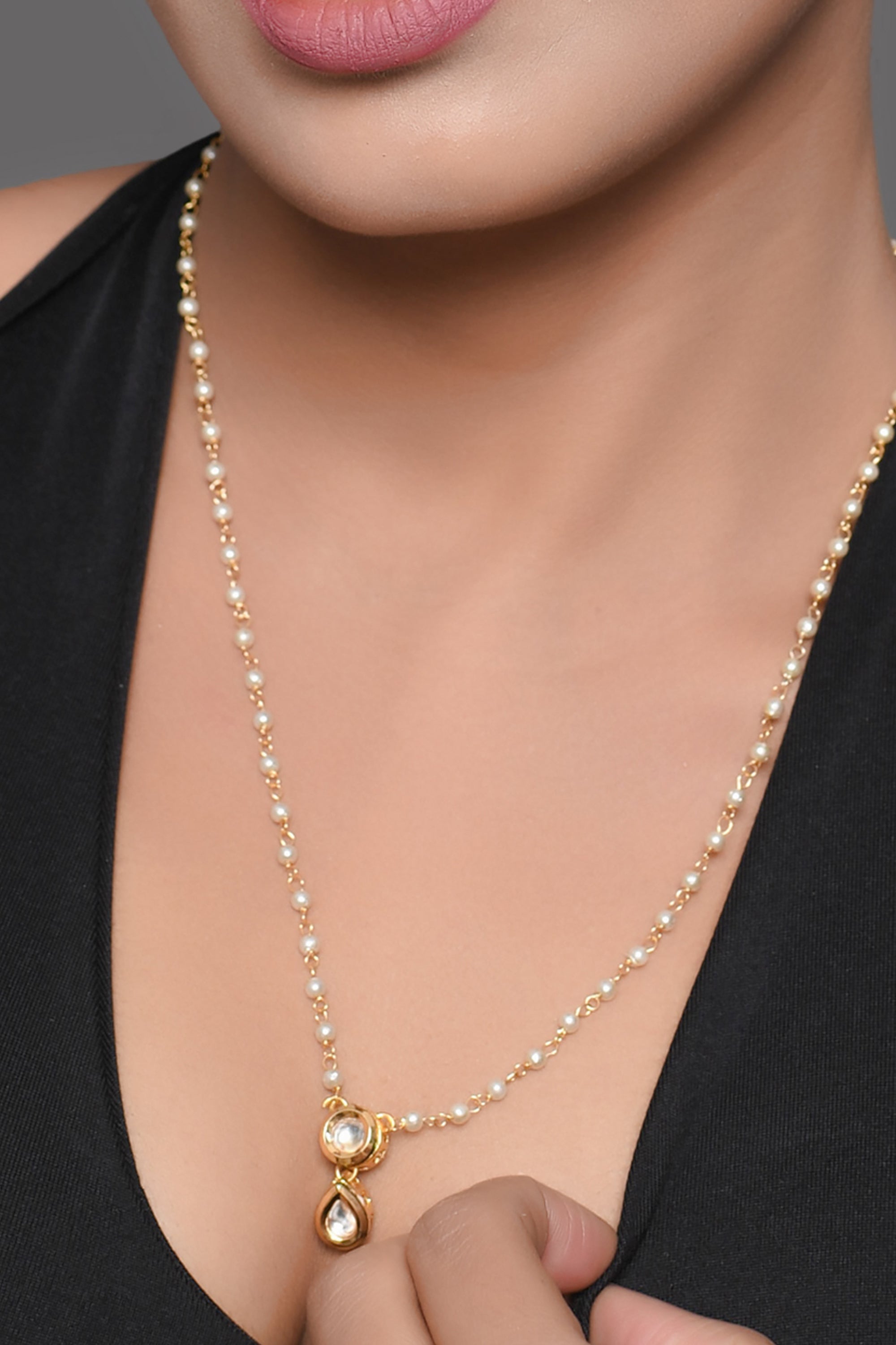 Women's White Gold Tone Kundan Necklace 
 - Femizen