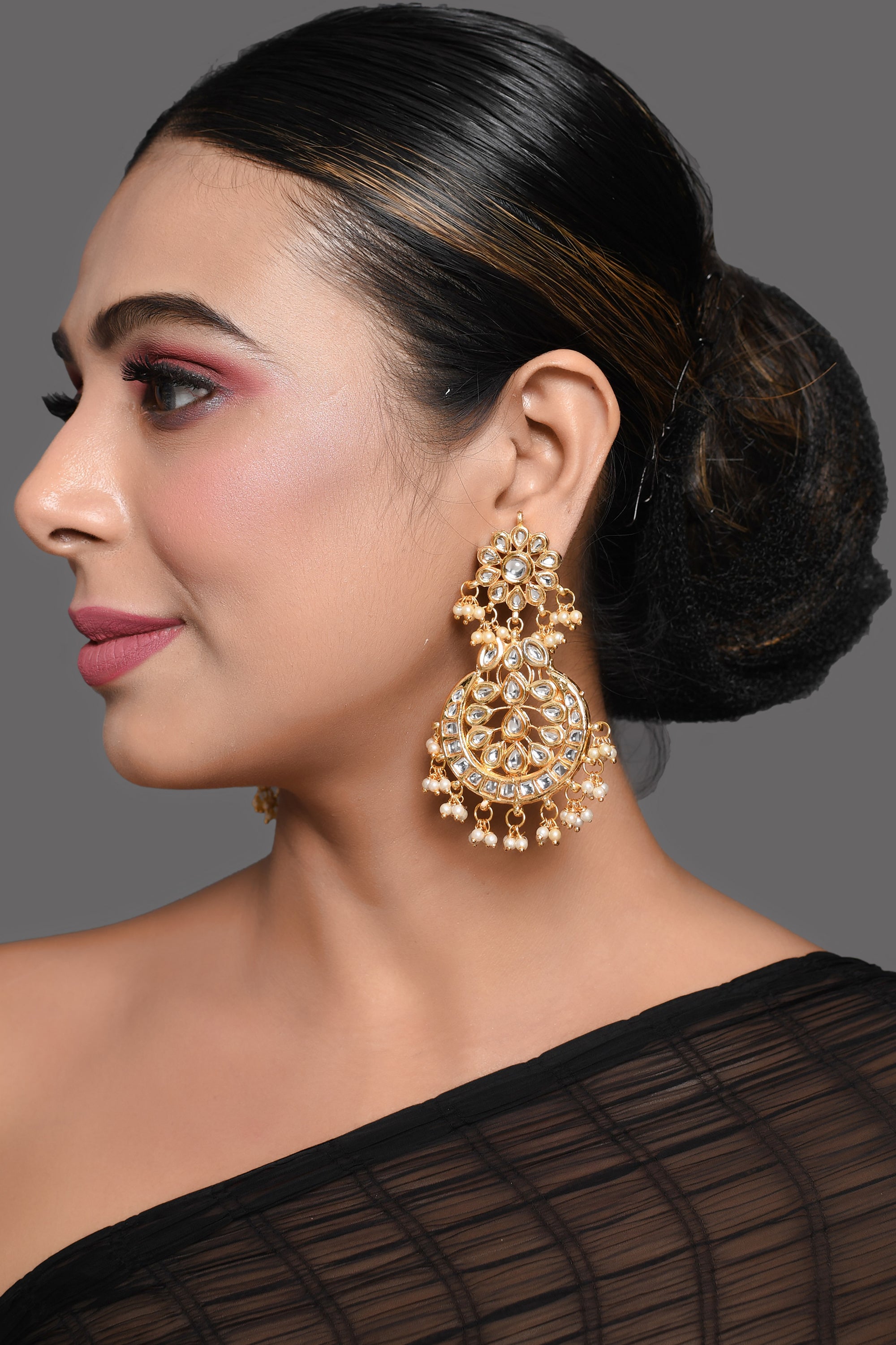 Women's Gold toned Kundan Crescent Shaped earring - Femizen