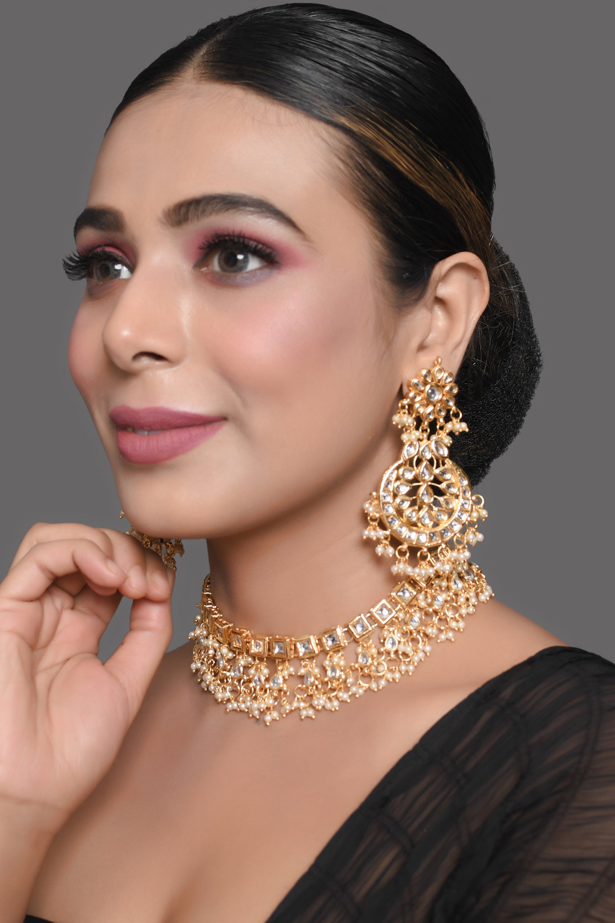 Women's Gold Tone Kundan Necklace with Earrings - Femizen