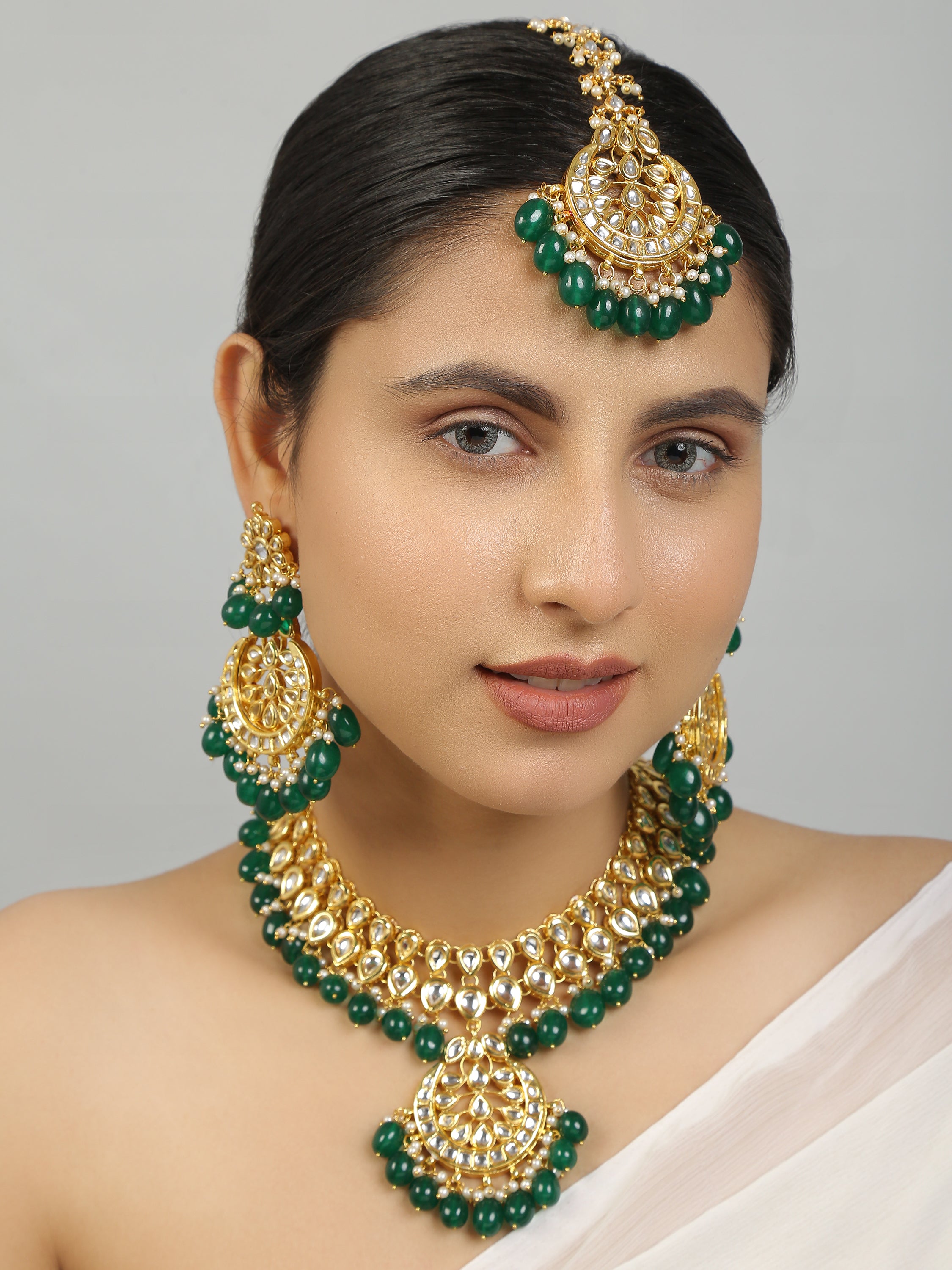 Women's Emerald Beaded Kundan Necklace With Earrings & Maang Tikka - Femizen