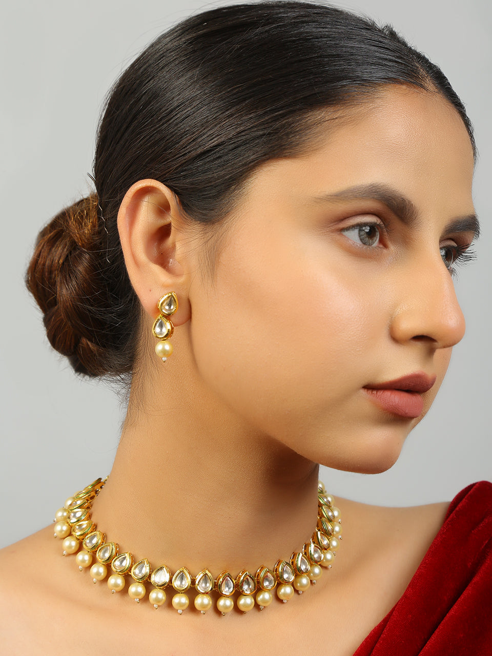 Women's Kundan Ivory Beaded Necklace With Earrings - Femizen