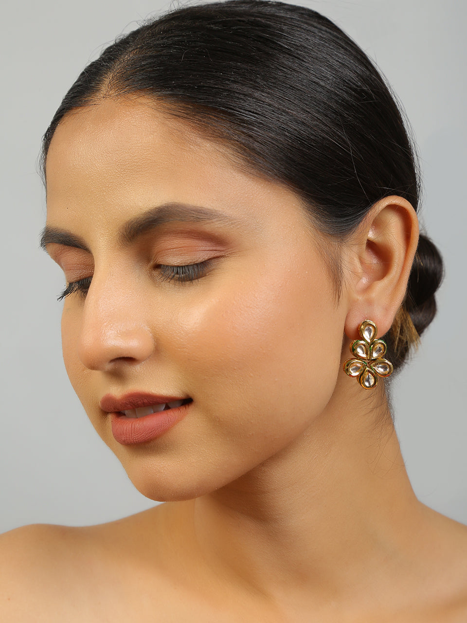Women's Gold Toned Kundan Drop Earrings - Femizen