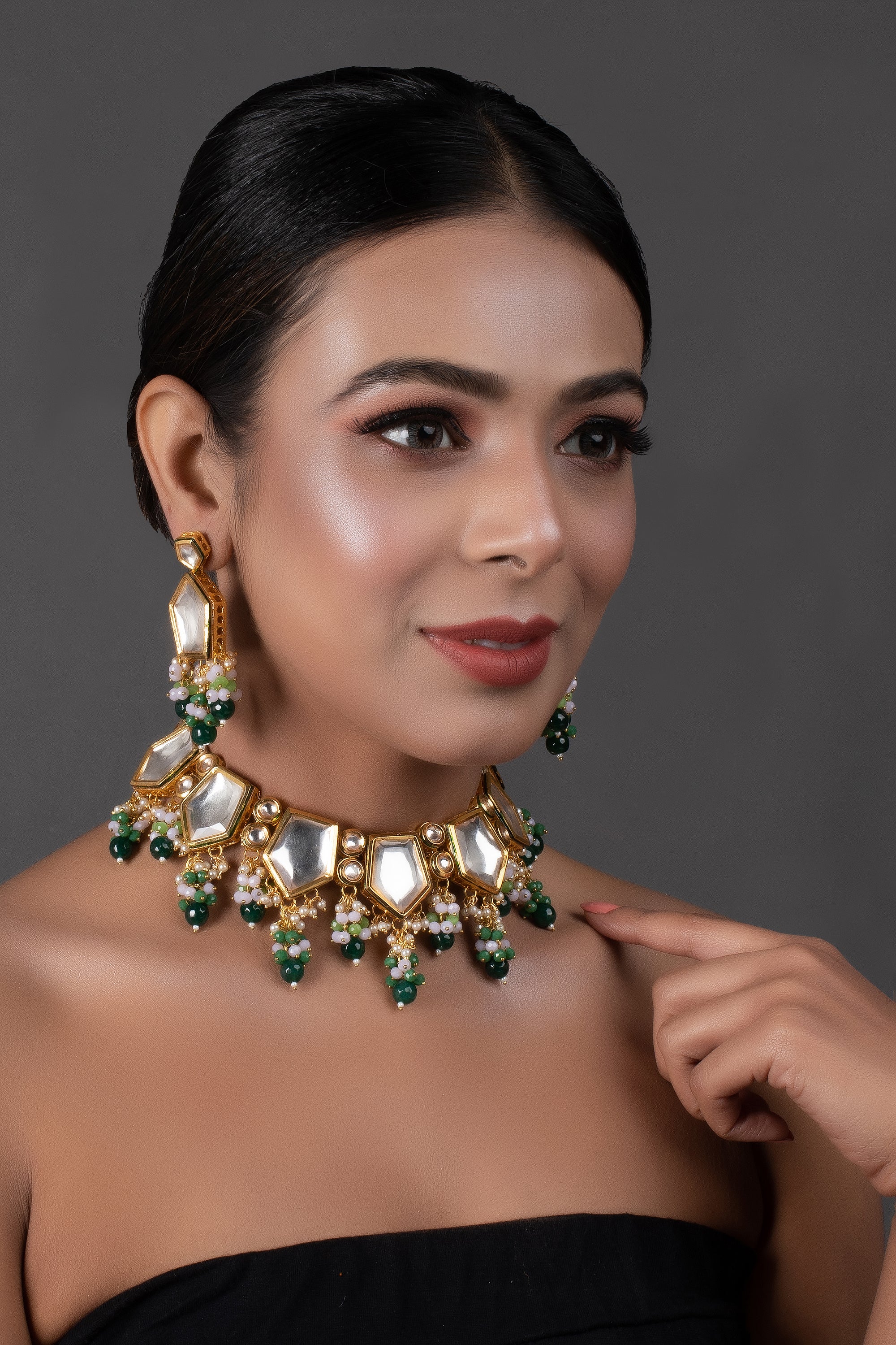 Women's  Green Gold toned Handcrafted Kundan necklace set - Femizen