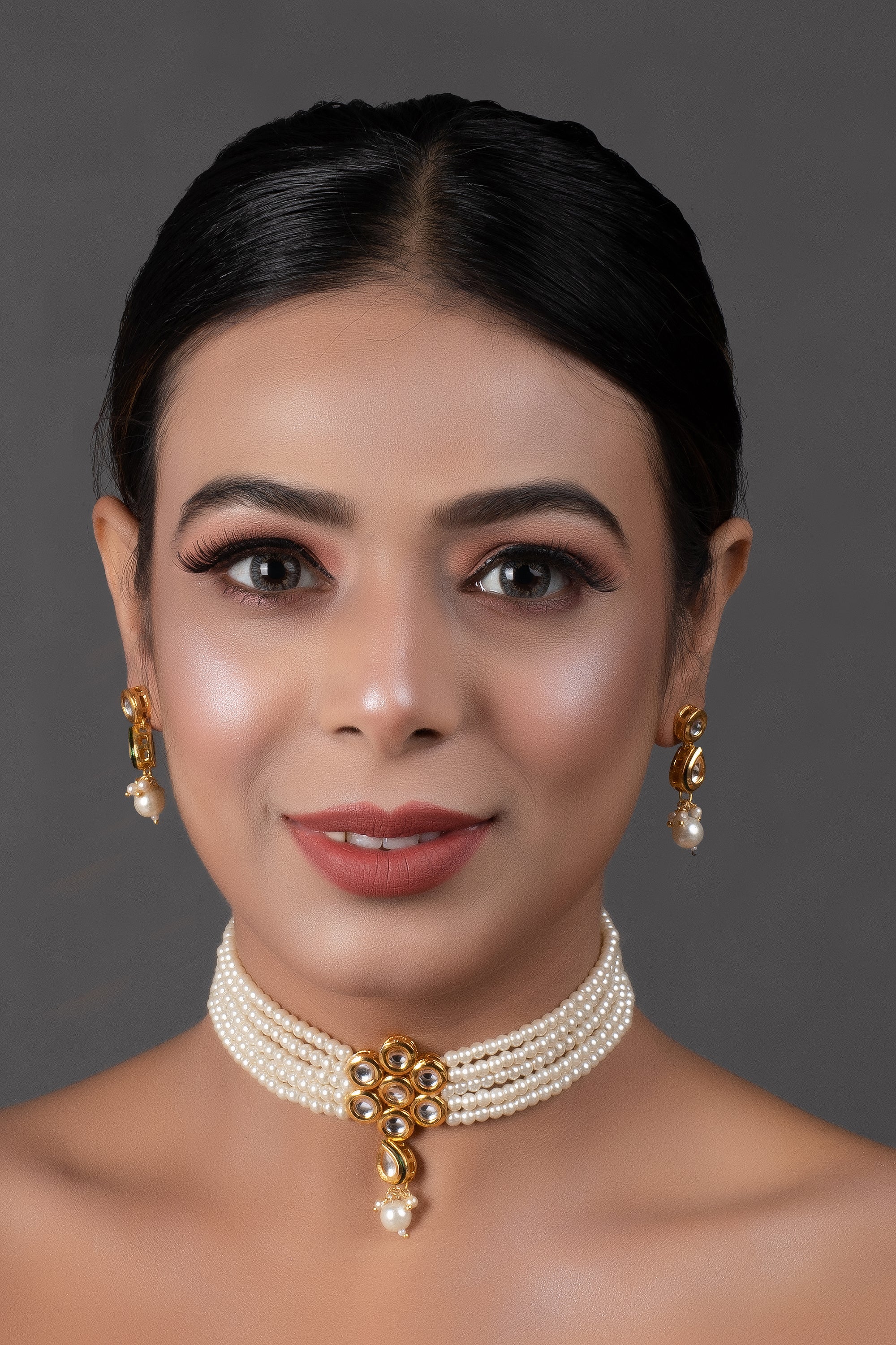 Women's  Pearl beaded Kundan floral choker necklace with earrings - Femizen