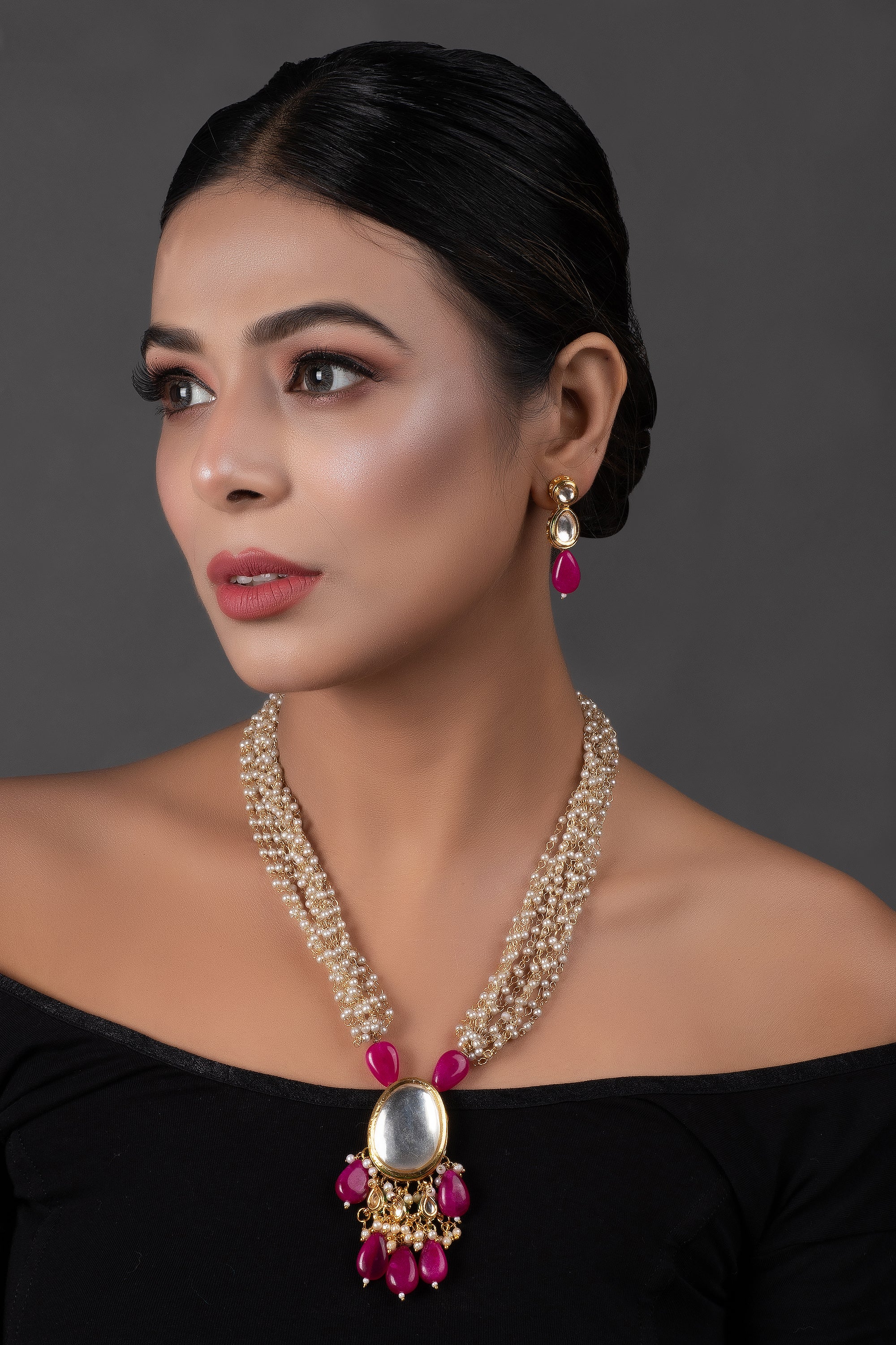 Women's  Ruby beaded Kundan necklace with earrings   - Femizen