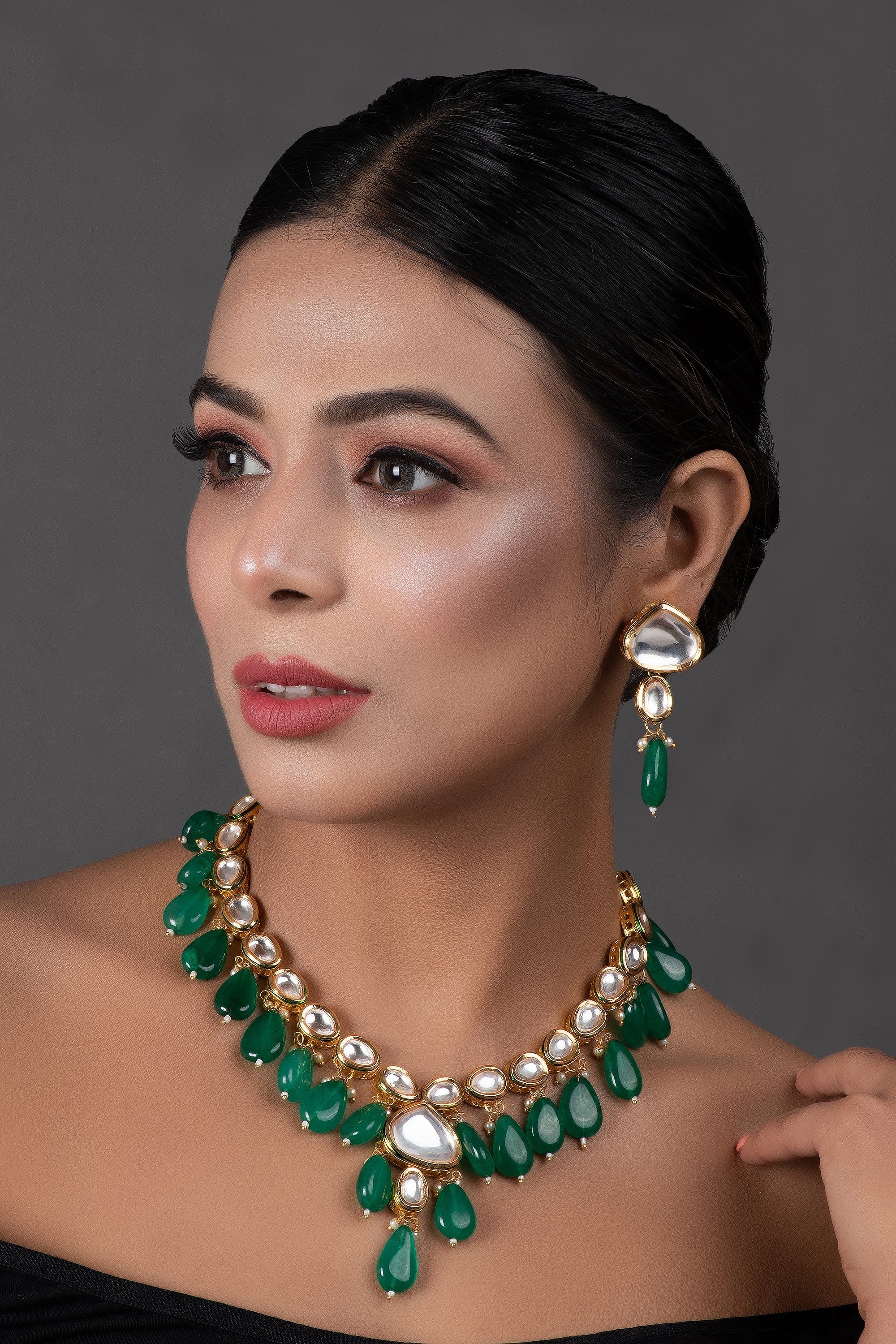 Women's Emerald beaded Gold toned kundan inspired necklace with earrings - Femizen