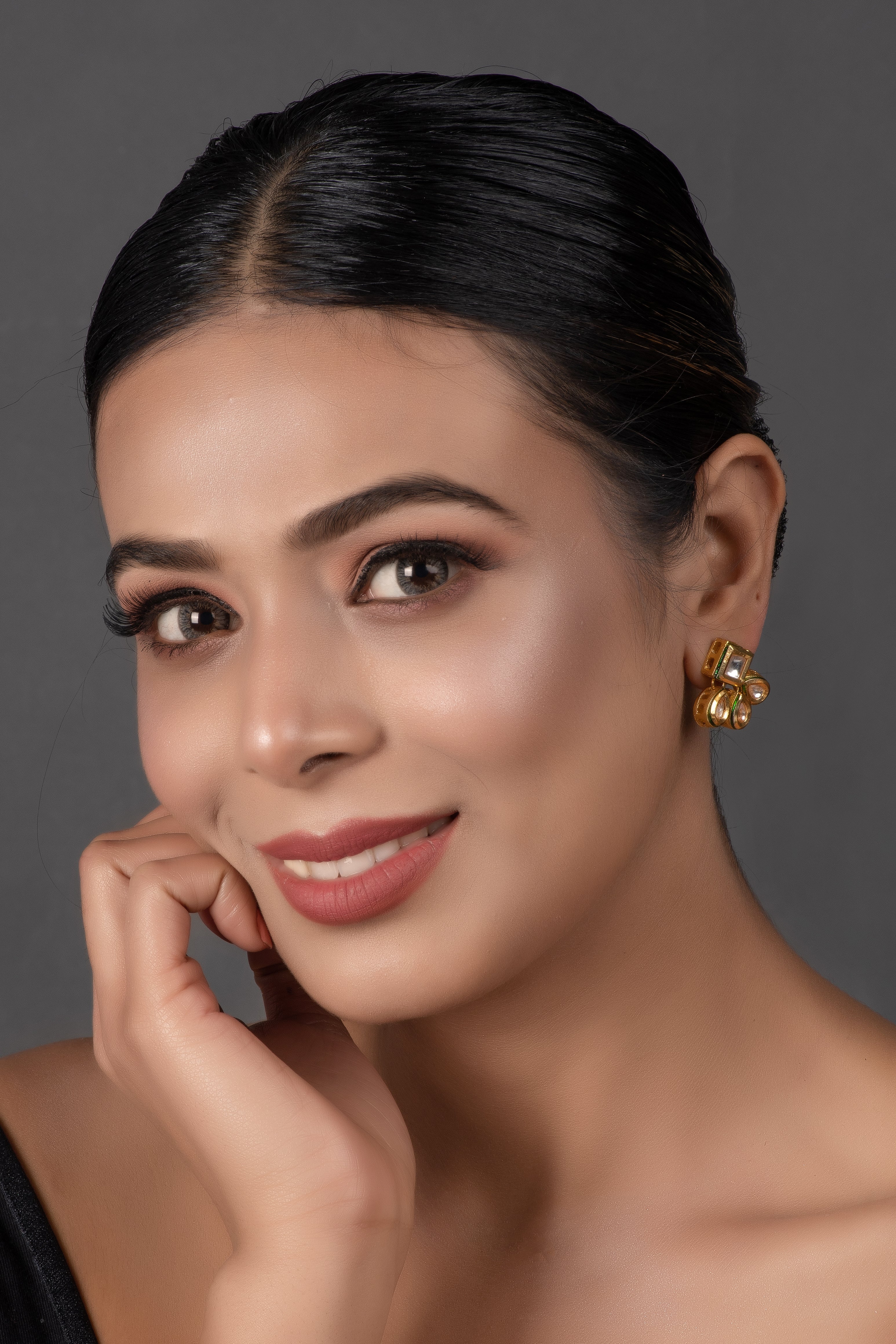 Women's  Gold tone Kundan inspired earrings - Femizen