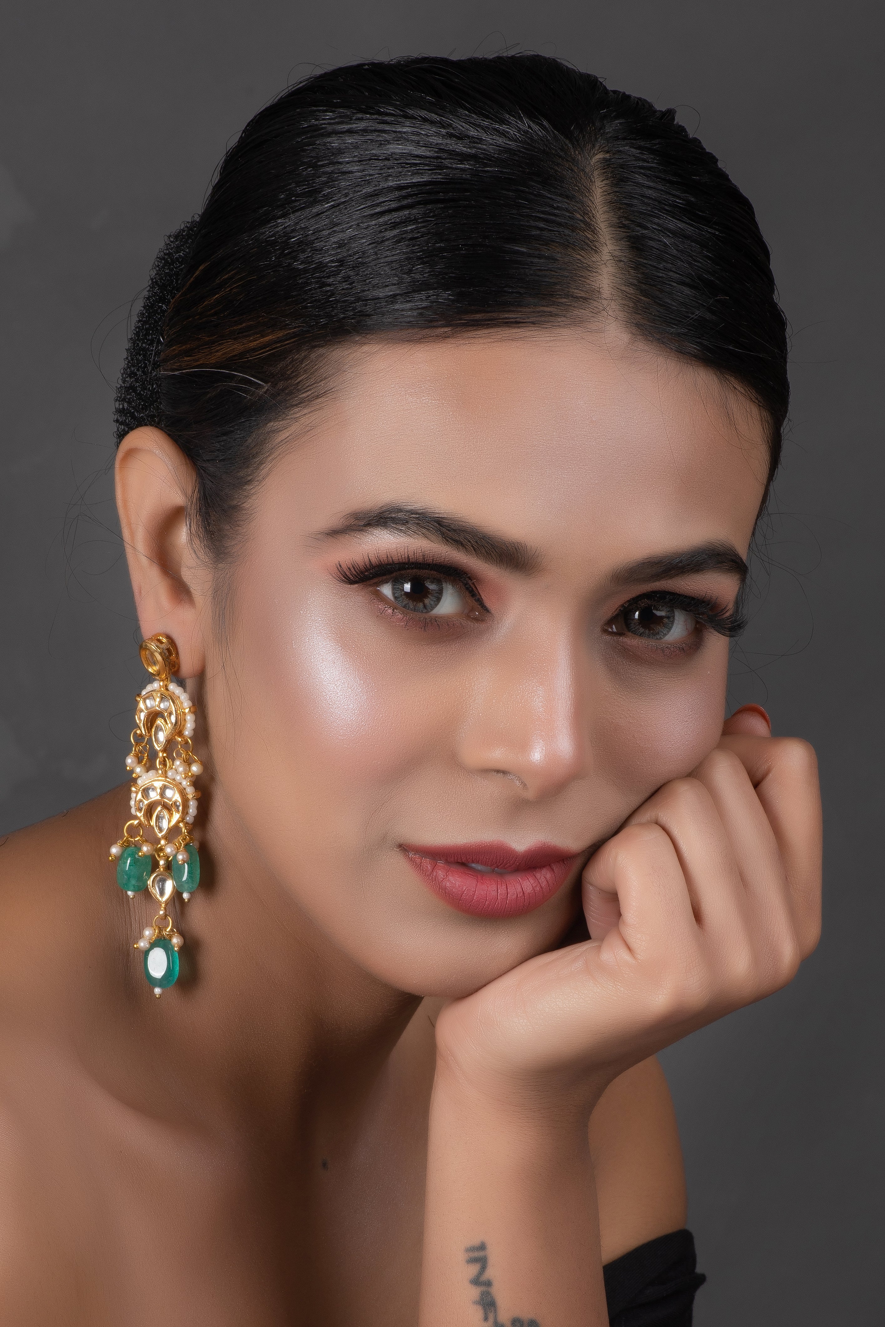 Women's  Emerald beaded Kundan contemporary earrings - Femizen