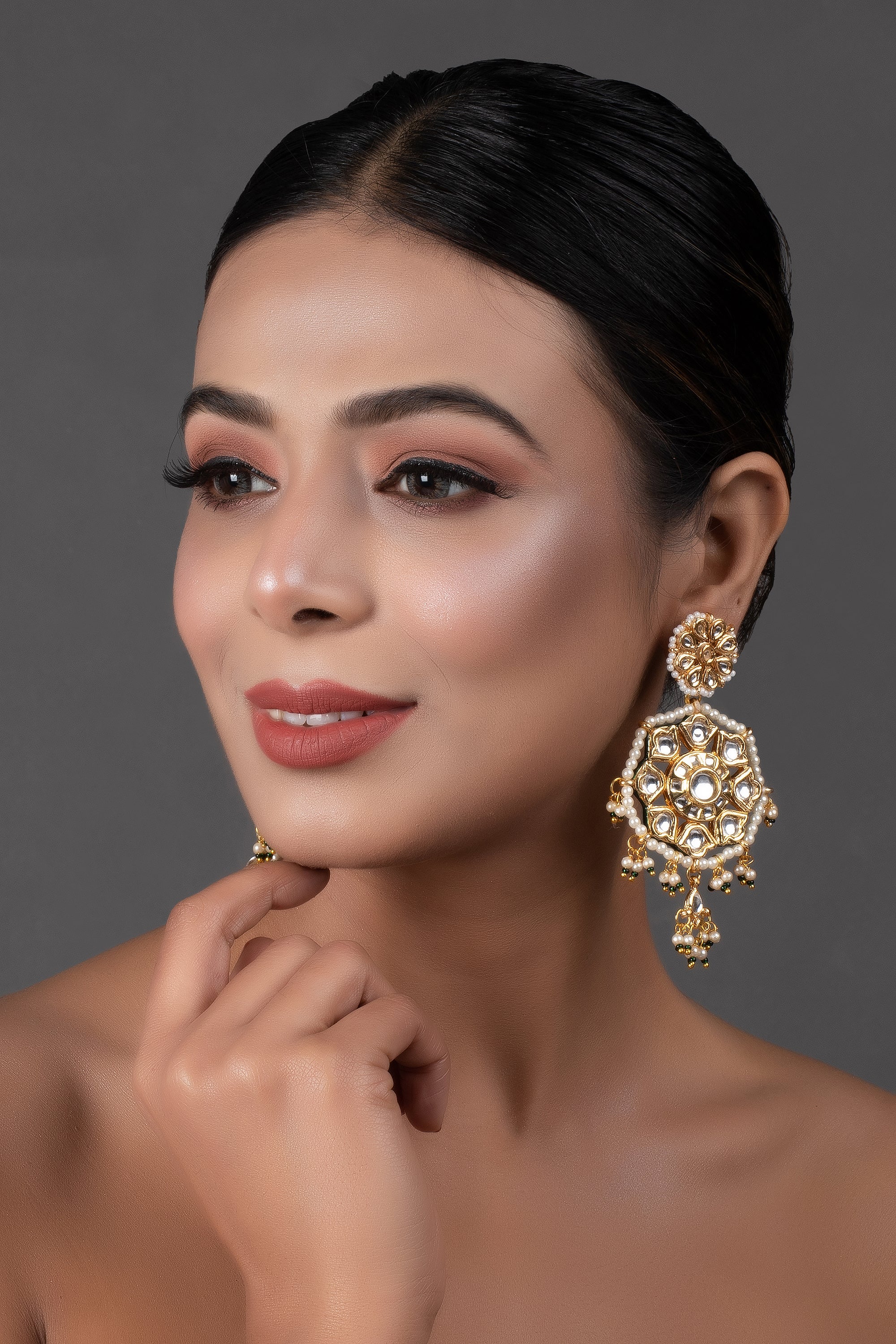 Women's  Gold-Toned Kundan Circular Drop Earrings - Femizen