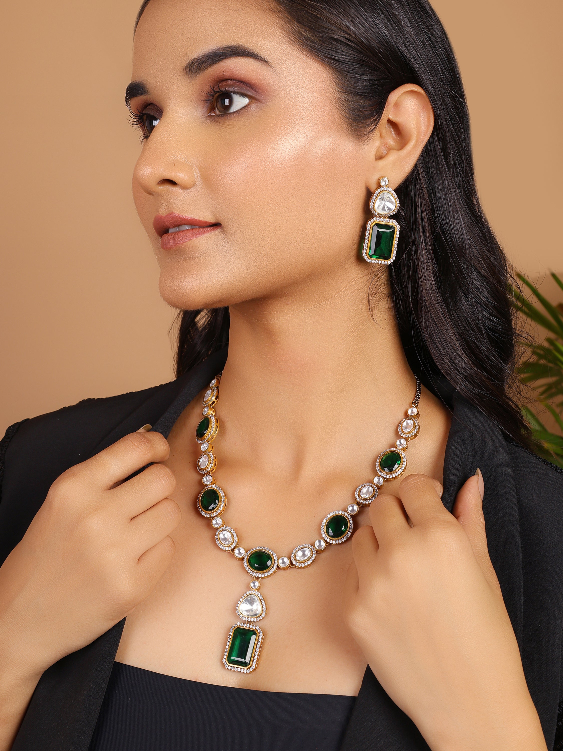 Women's Royal Emerald Moissanite Polki Necklace Set - Femizen