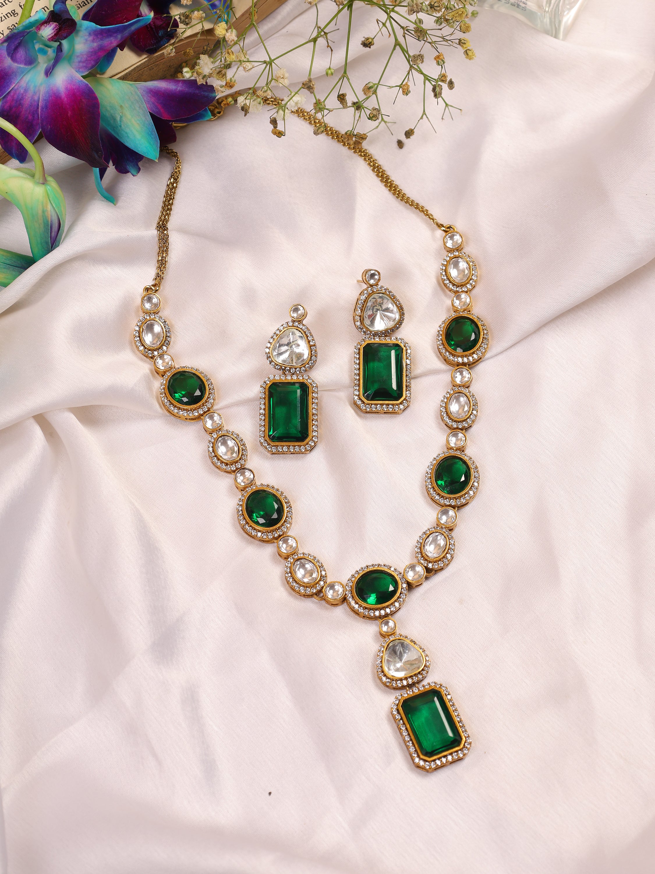 Women's Royal Emerald Moissanite Polki Necklace Set - Femizen