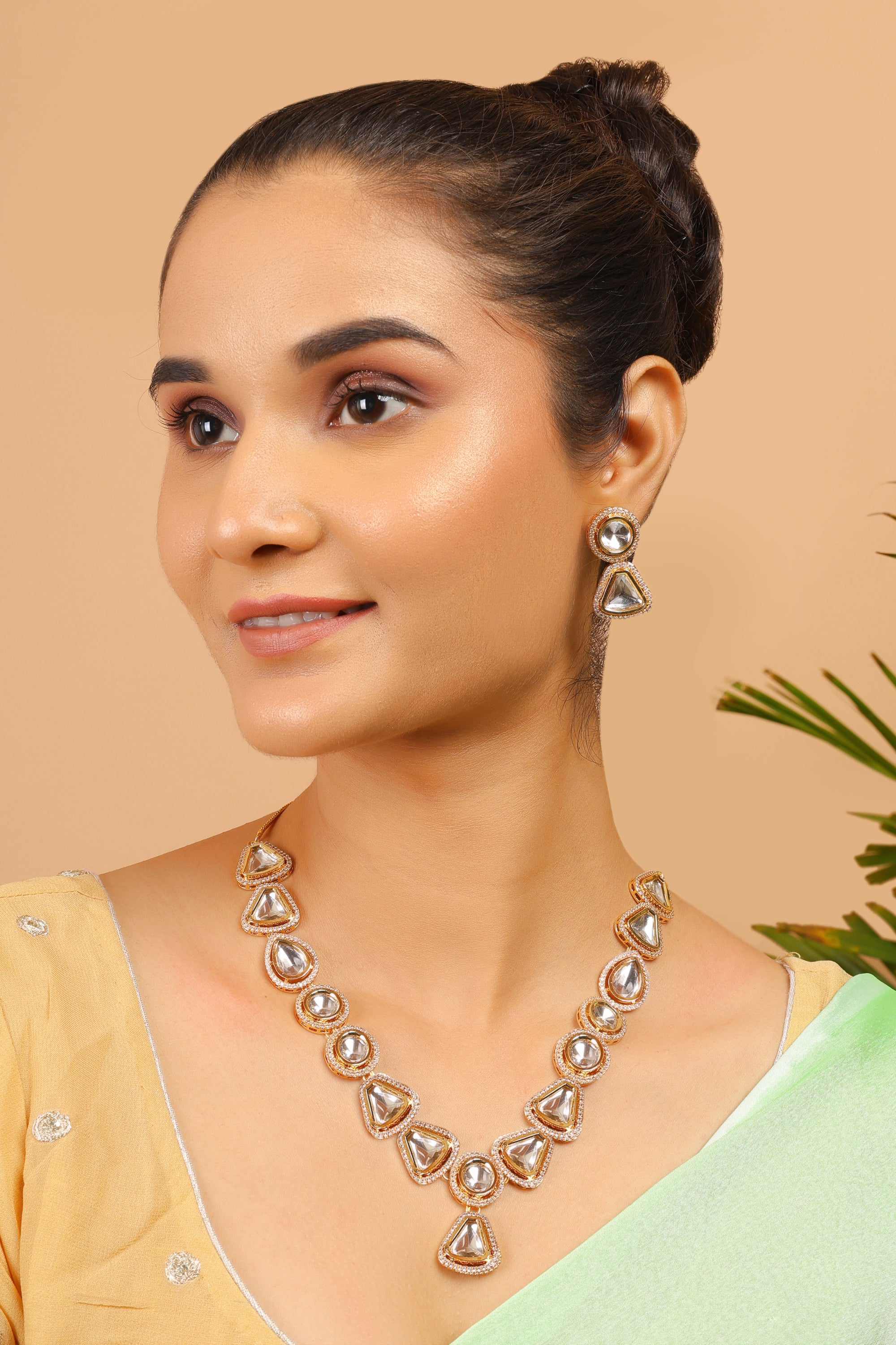 Women's Gold Toned Kundan Polki Necklace Set - Femizen