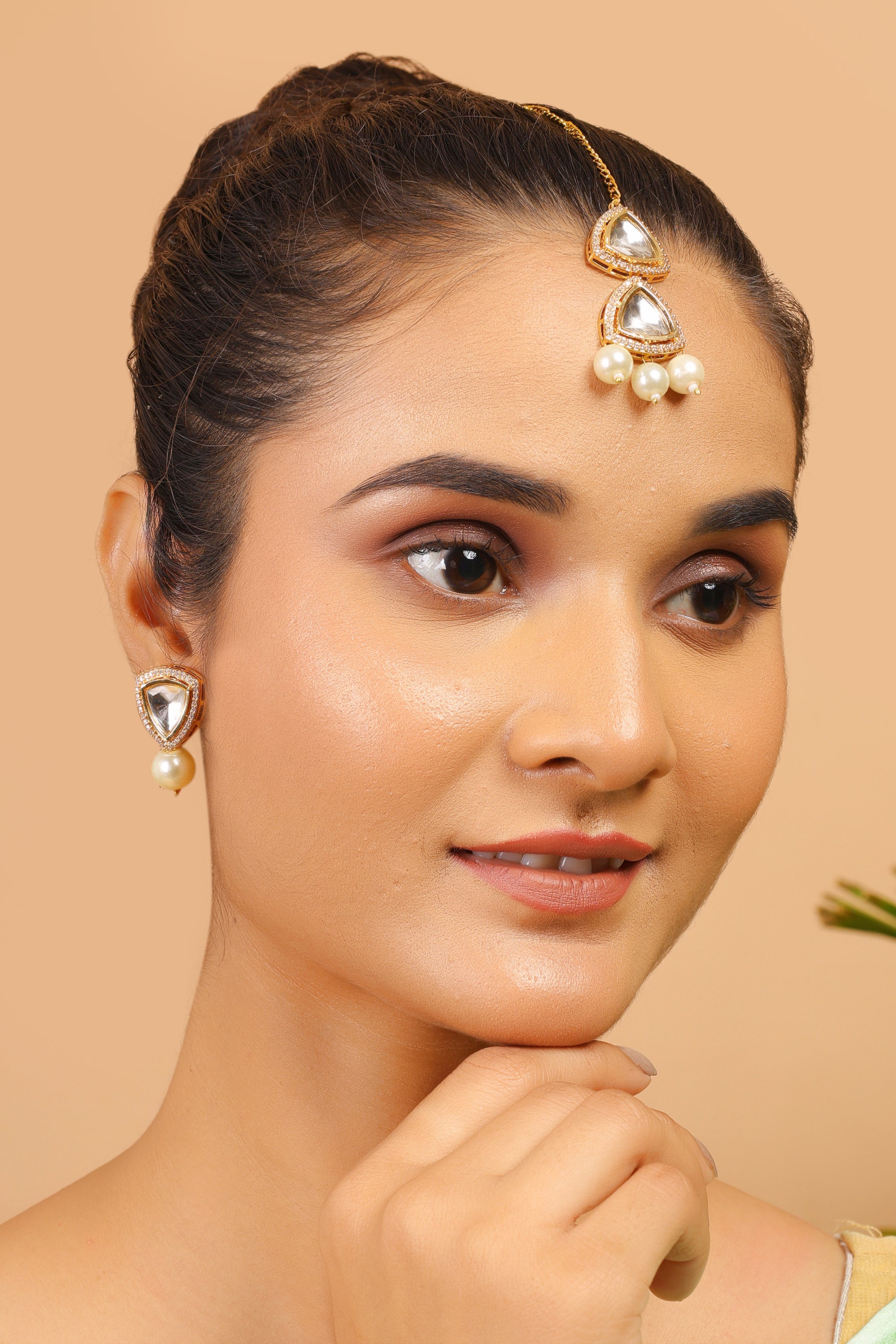 Women's Handcrafted Kundan Polki Earrings & Maang Tikka Set - Femizen