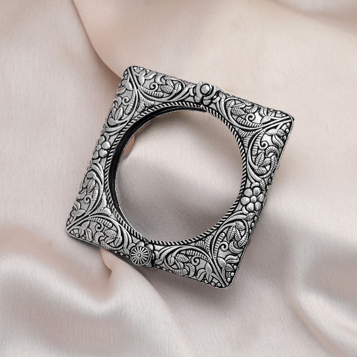 Color_Silver