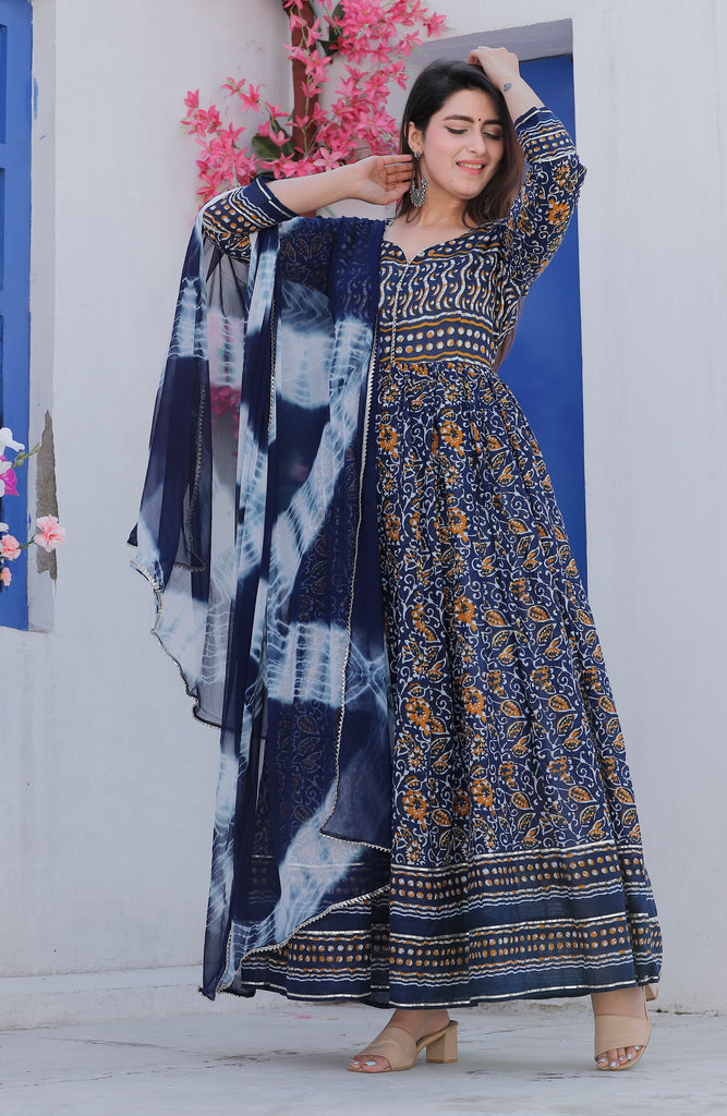 Women's Feel Fresh And Fabulous In Our Floral Printed Gown Set