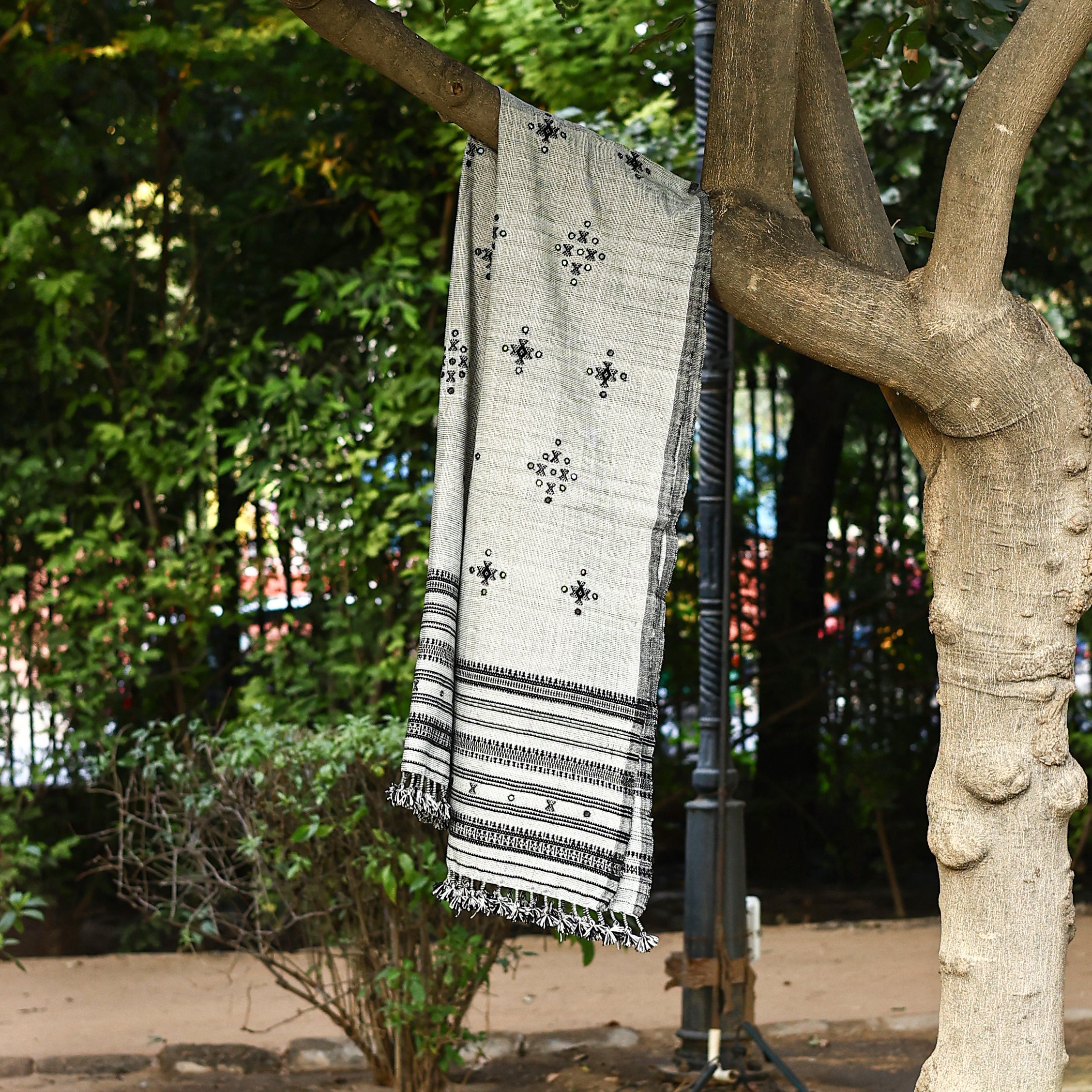 Grey and Black Handwoven Kutchi Bhujodi Stole