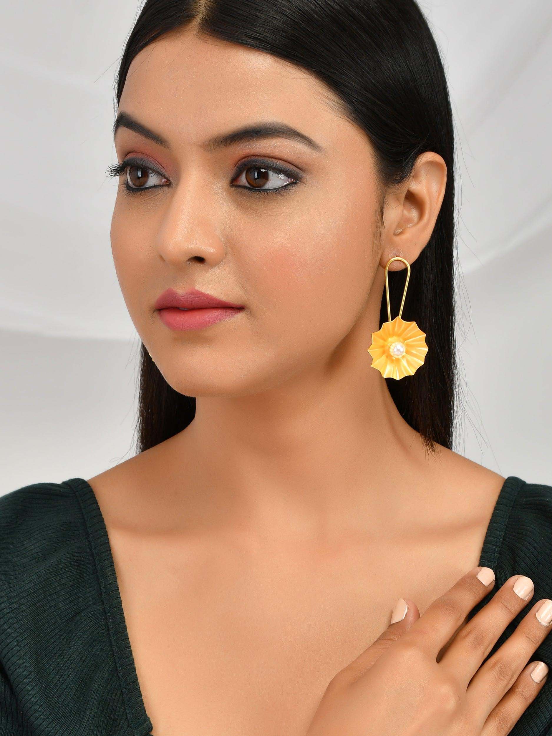 Women's Hanging Flower Earring