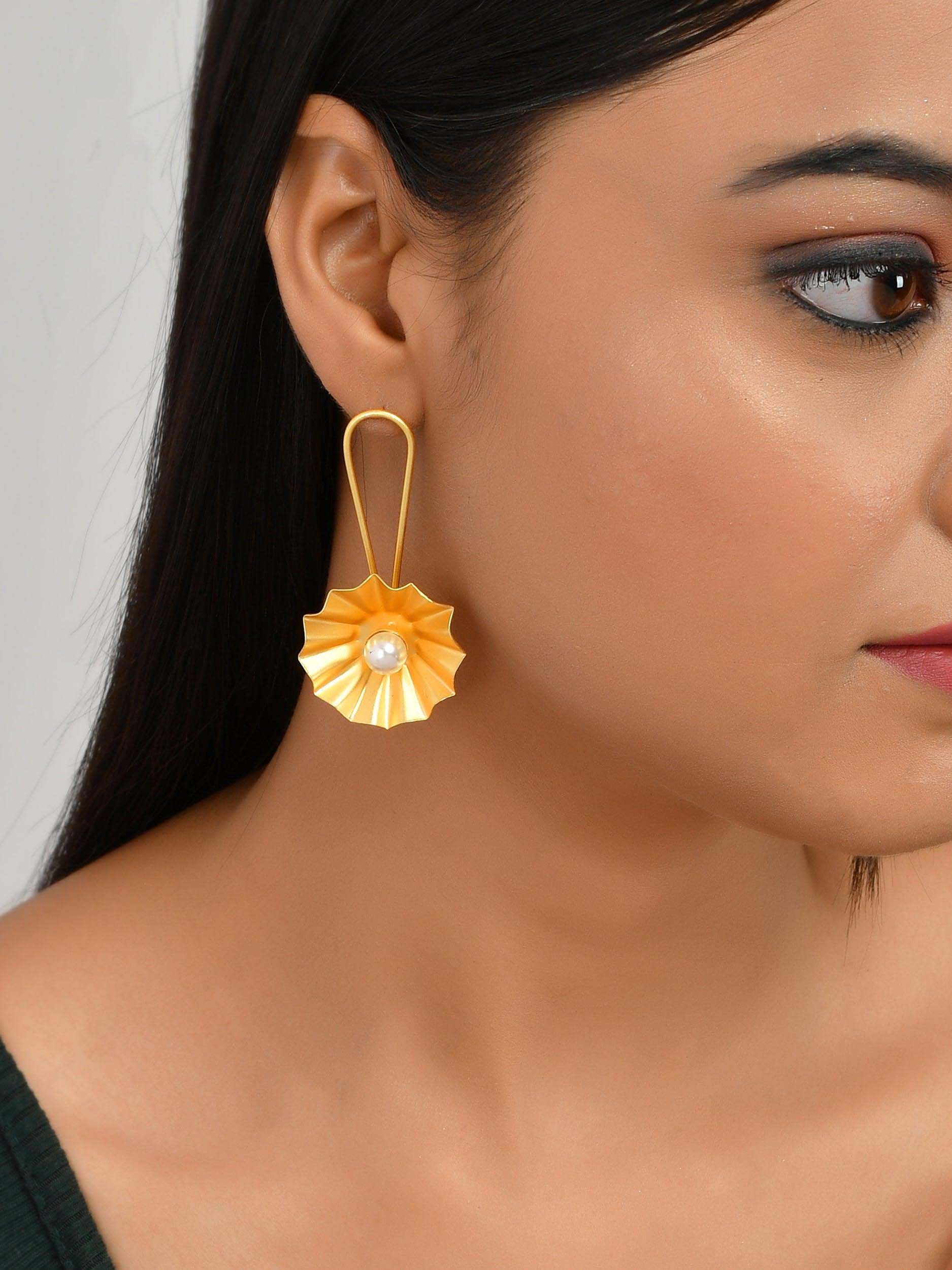 Women's Hanging Flower Earring