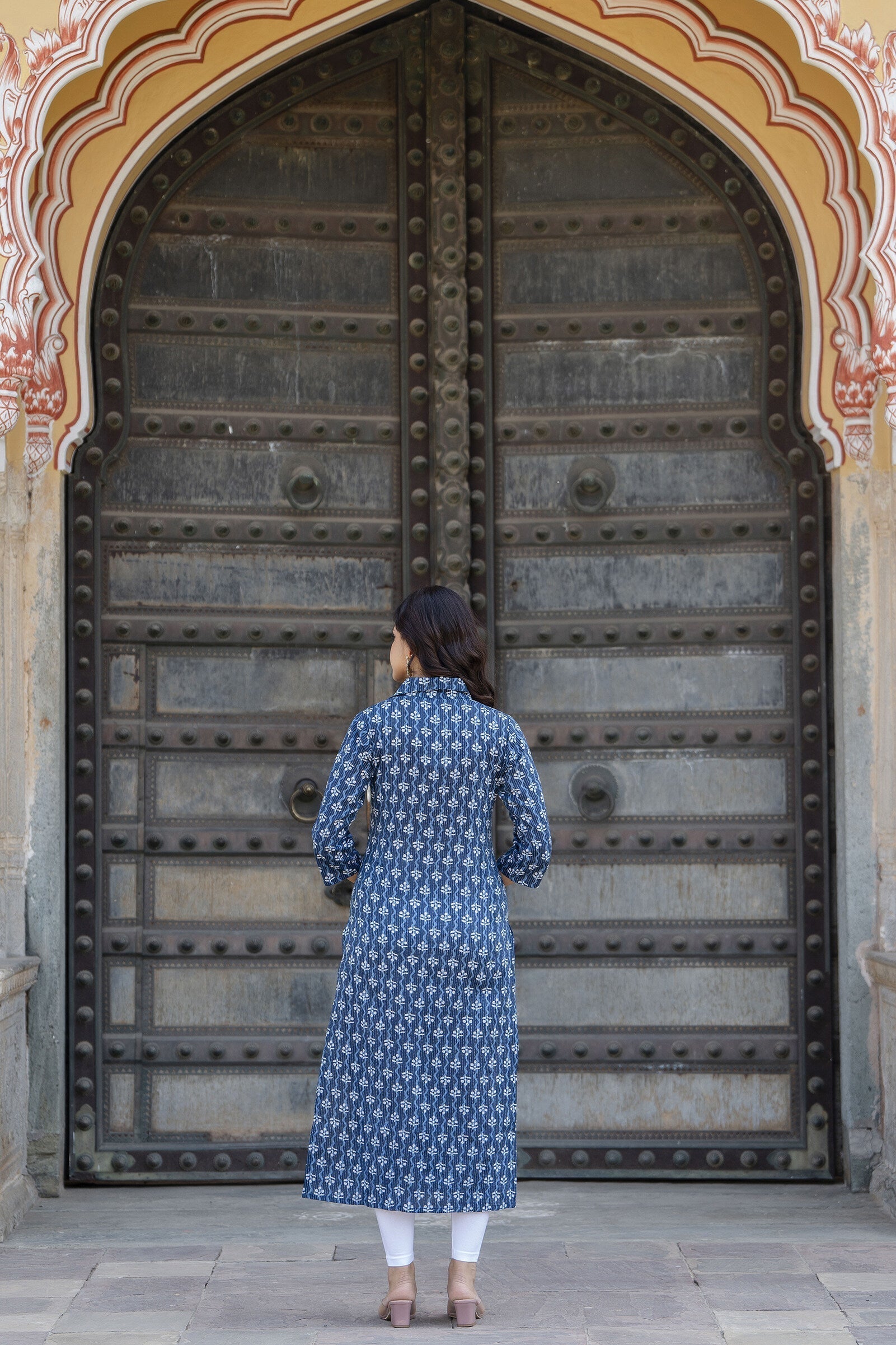 Women's Blue Printed Straight Kurta with Three Quarter Sleeves - Taantav