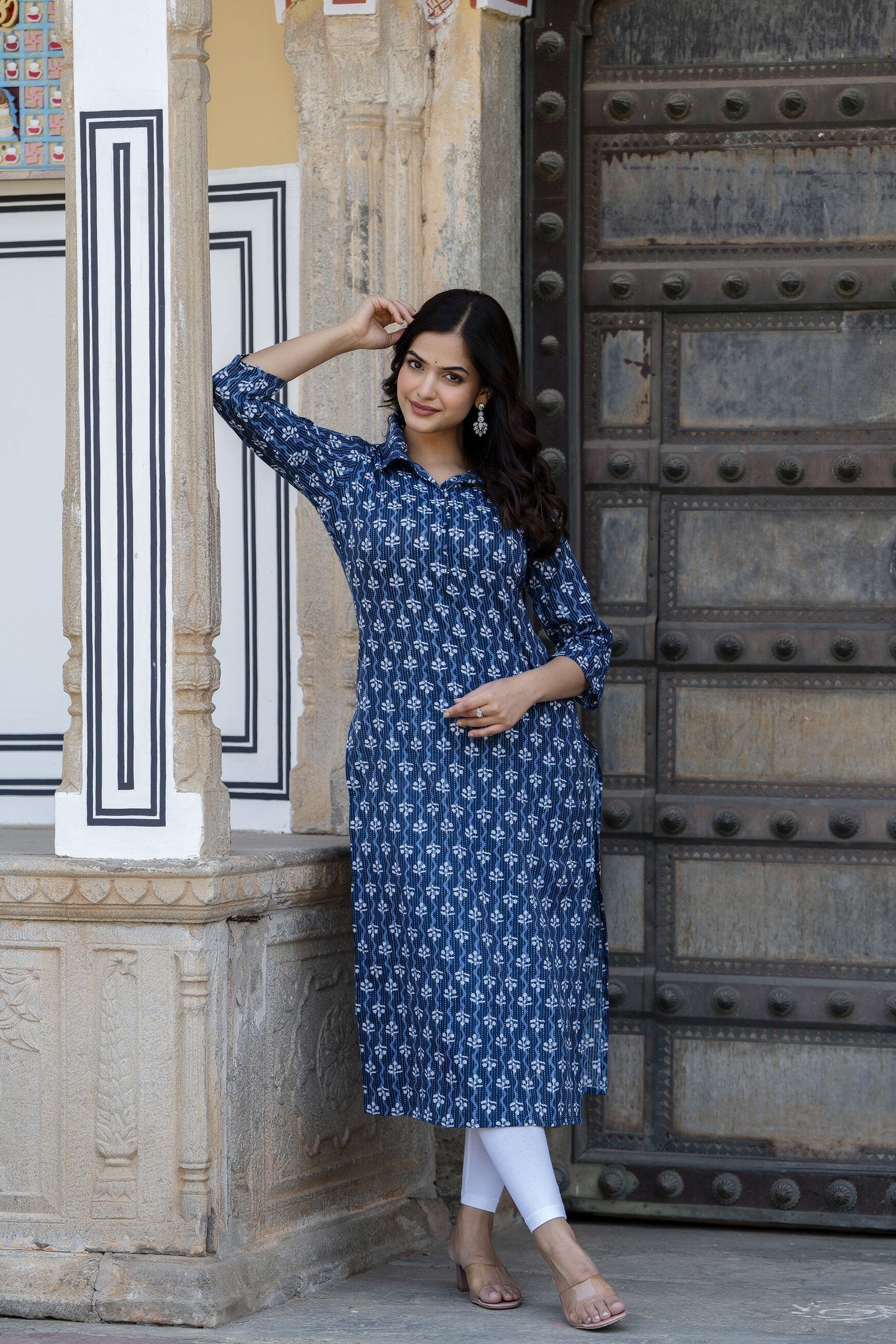 Women's Blue Printed Straight Kurta with Three Quarter Sleeves - Taantav