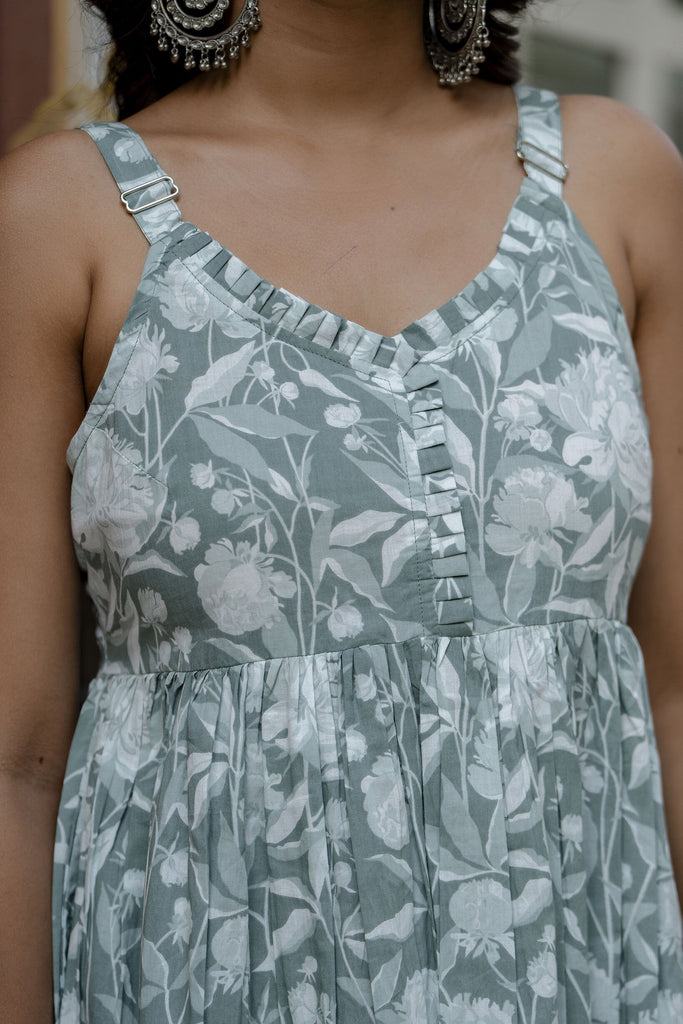Women's Green Floral Printed Flared Kurta With Trouser