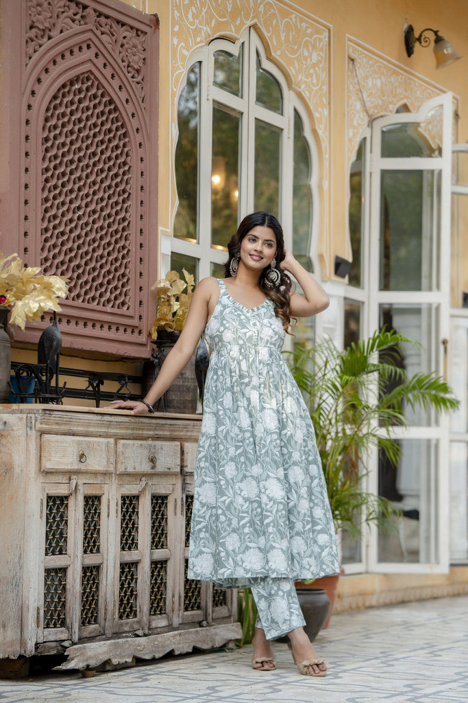 Women's Green Floral Printed Flared Kurta With Trouser
