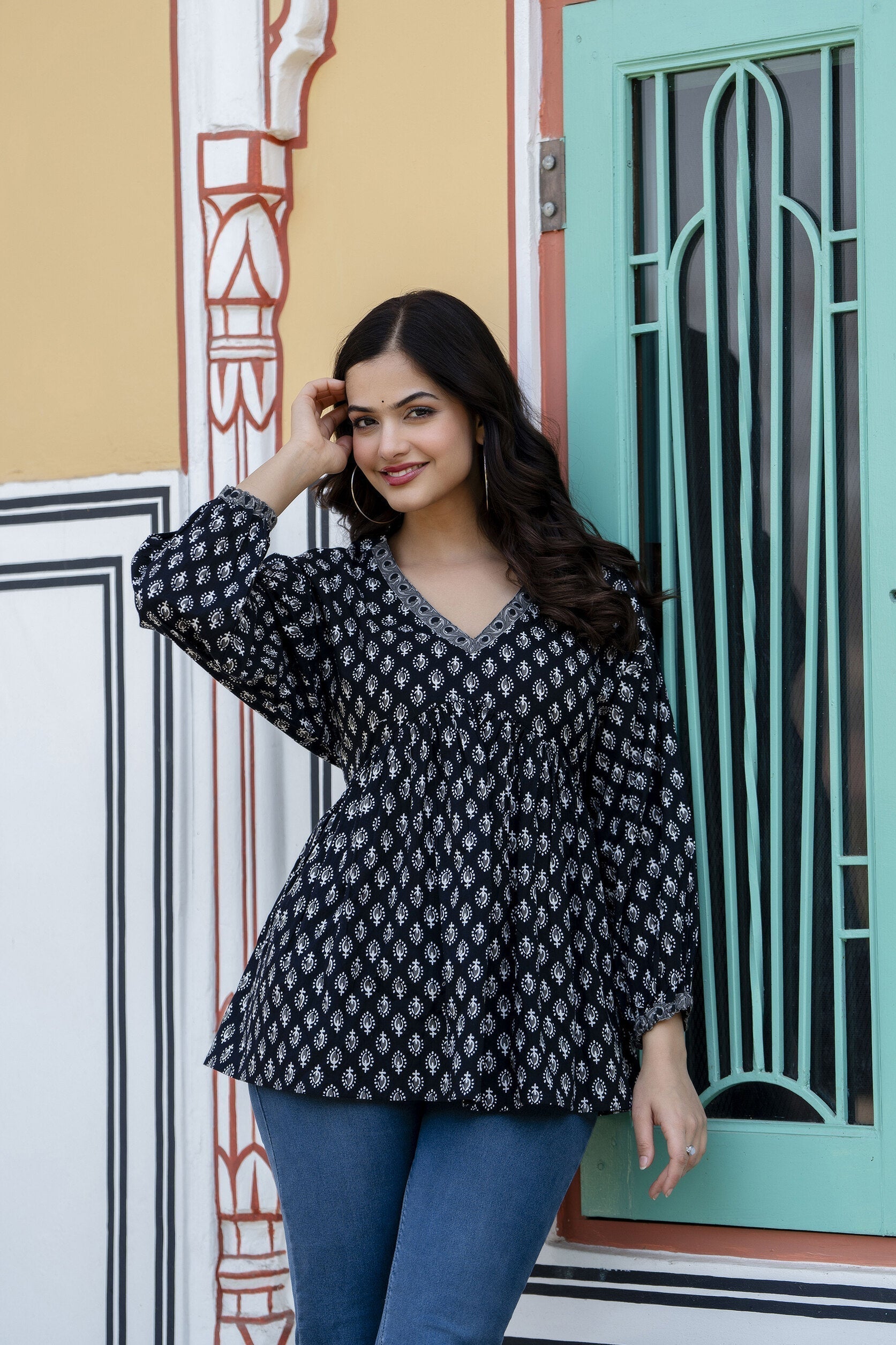 Women's Black Printed V-Neck Peplum Tunic