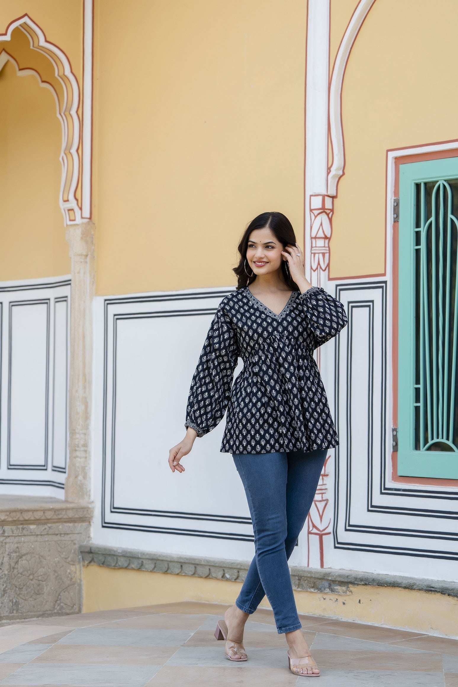 Women's Black Printed V-Neck Peplum Tunic - Taantav