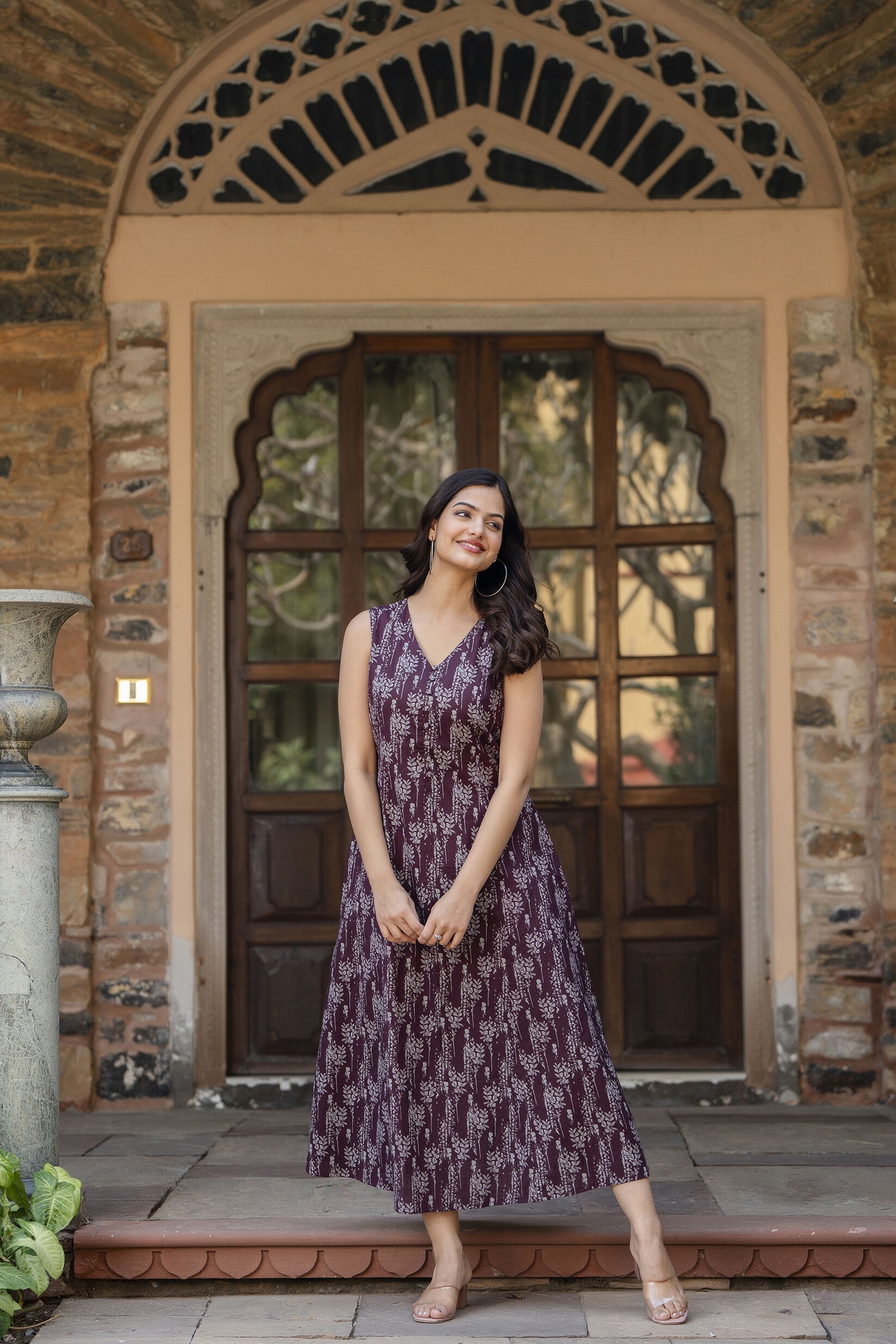 Women's Burgundy Abstract Printed Sleeveless Midi Dress - Taantav