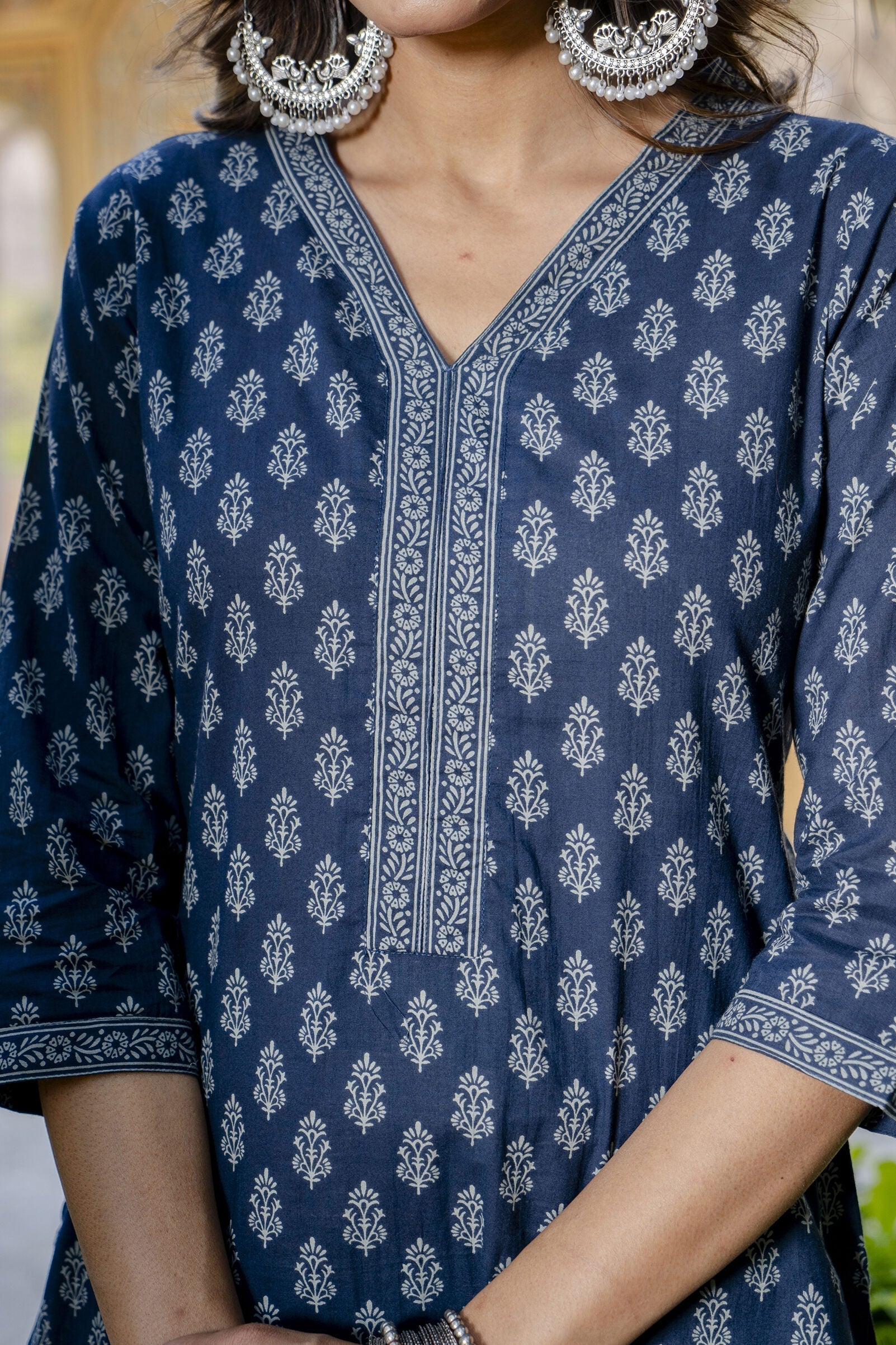 Women's Blue Ethnic Printed Straight Kurta with Three Quarter Sleeves - Taantav