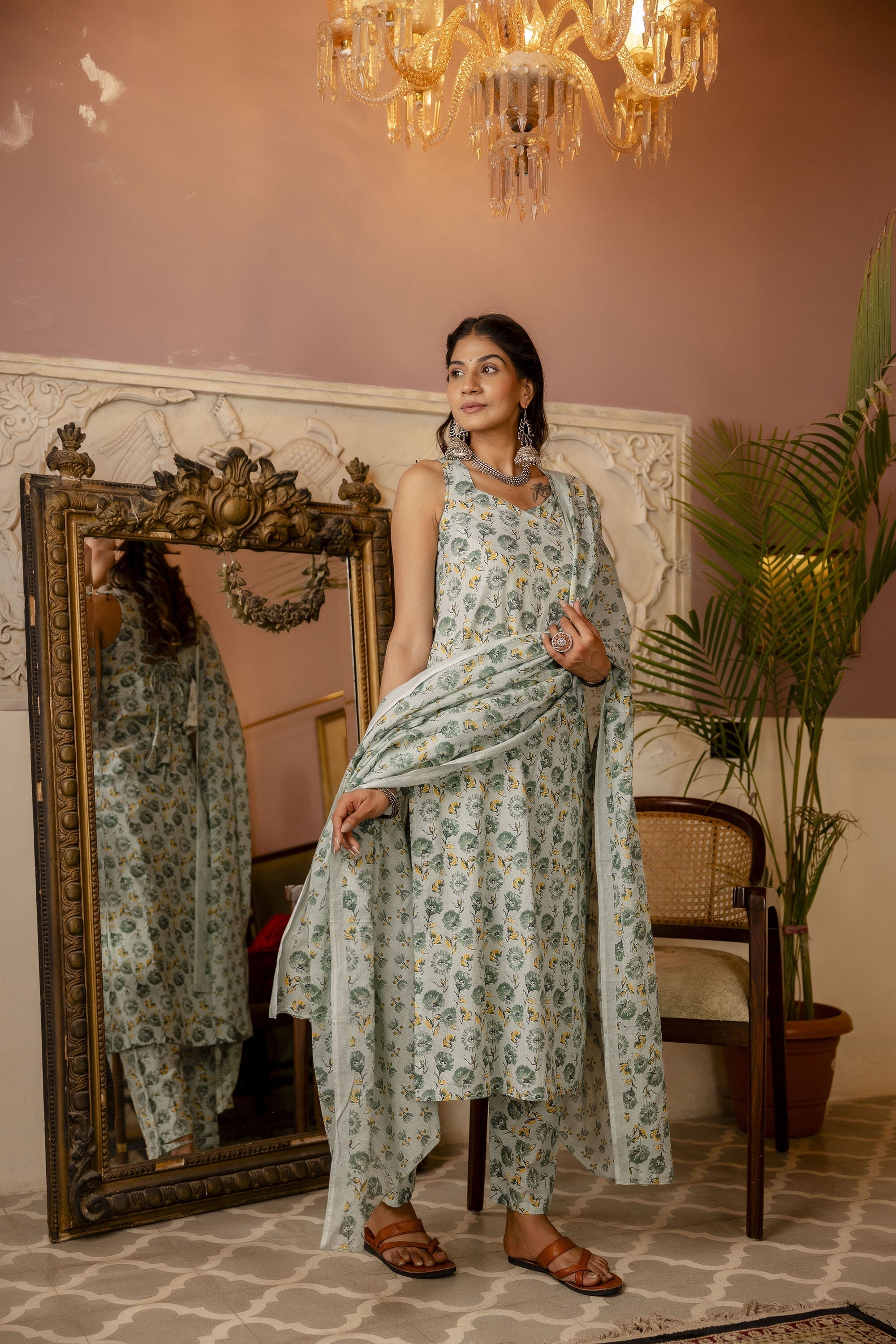 Women's Green Printed Straight Kurta With Trouser And Dupatta - Taantav