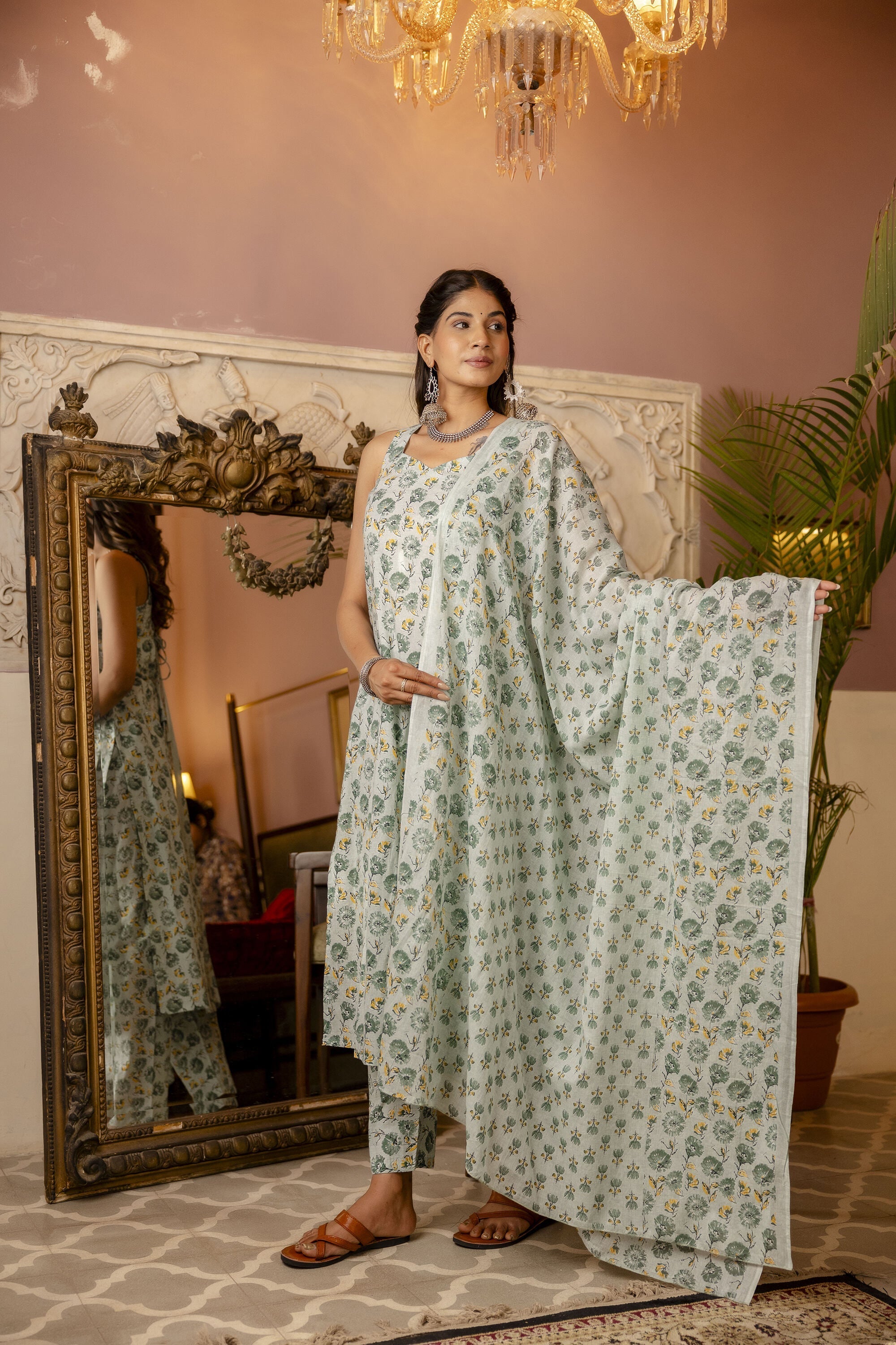 Women's Green Printed Straight Kurta With Trouser And Dupatta - Taantav