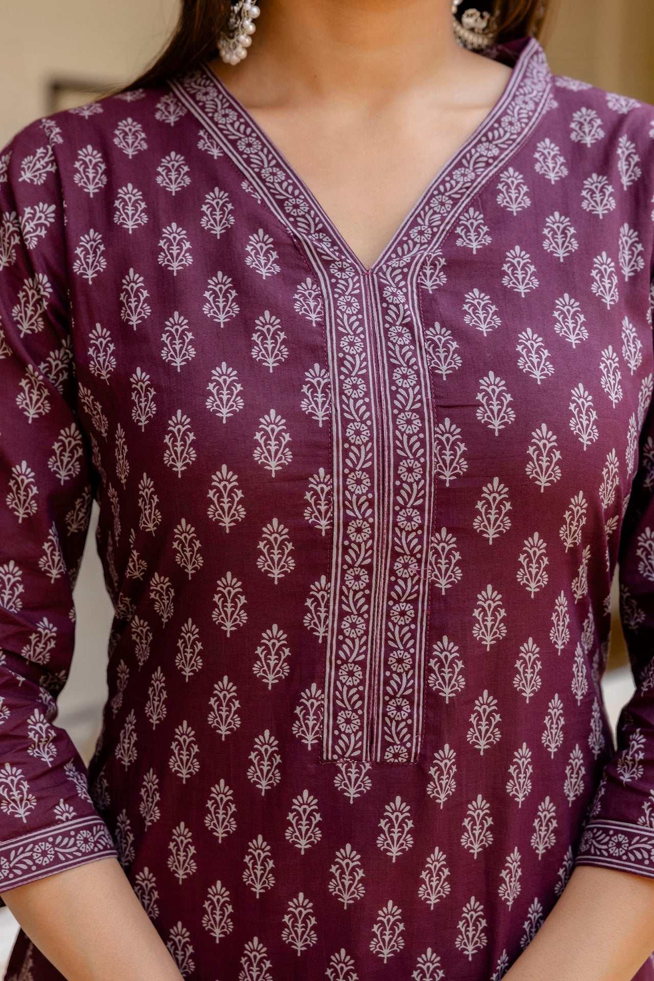 Women's Burgundy Printed Straight Kurta with Three Quarter Sleeves - Taantav