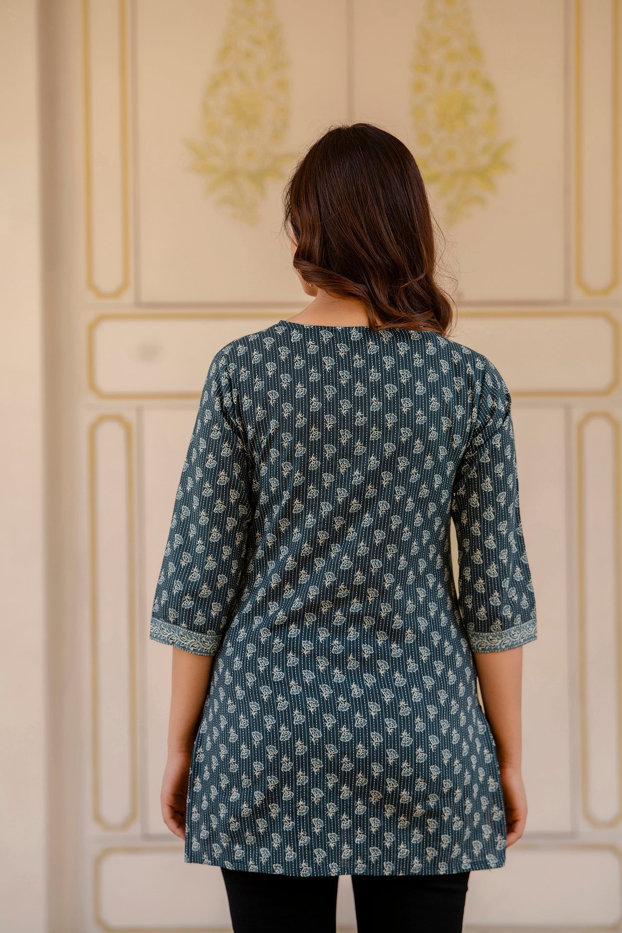 Women's Green Straight V- Neck Tunic