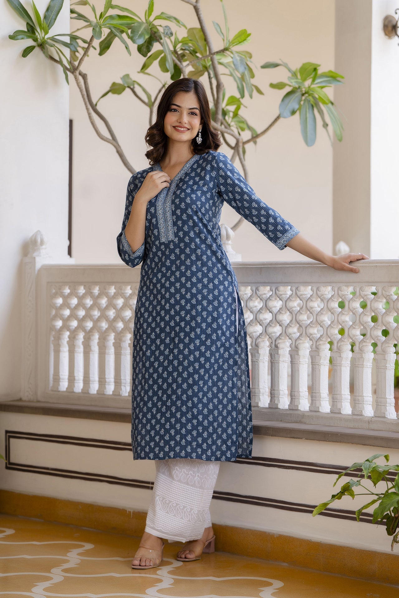 Women's Blue Printed Straight Kurta with Three Quarter Sleeves - Taantav