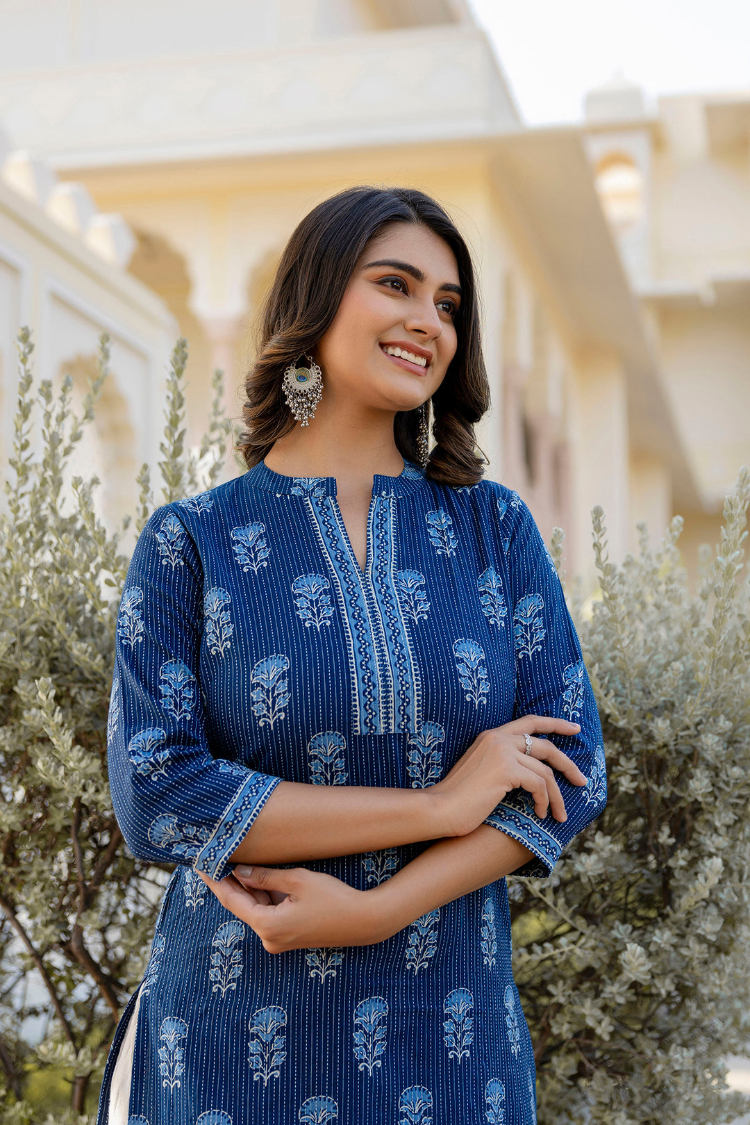 Women's Navy Blue Printed Straight Kurta with Three Quarter Sleeves - Taantav