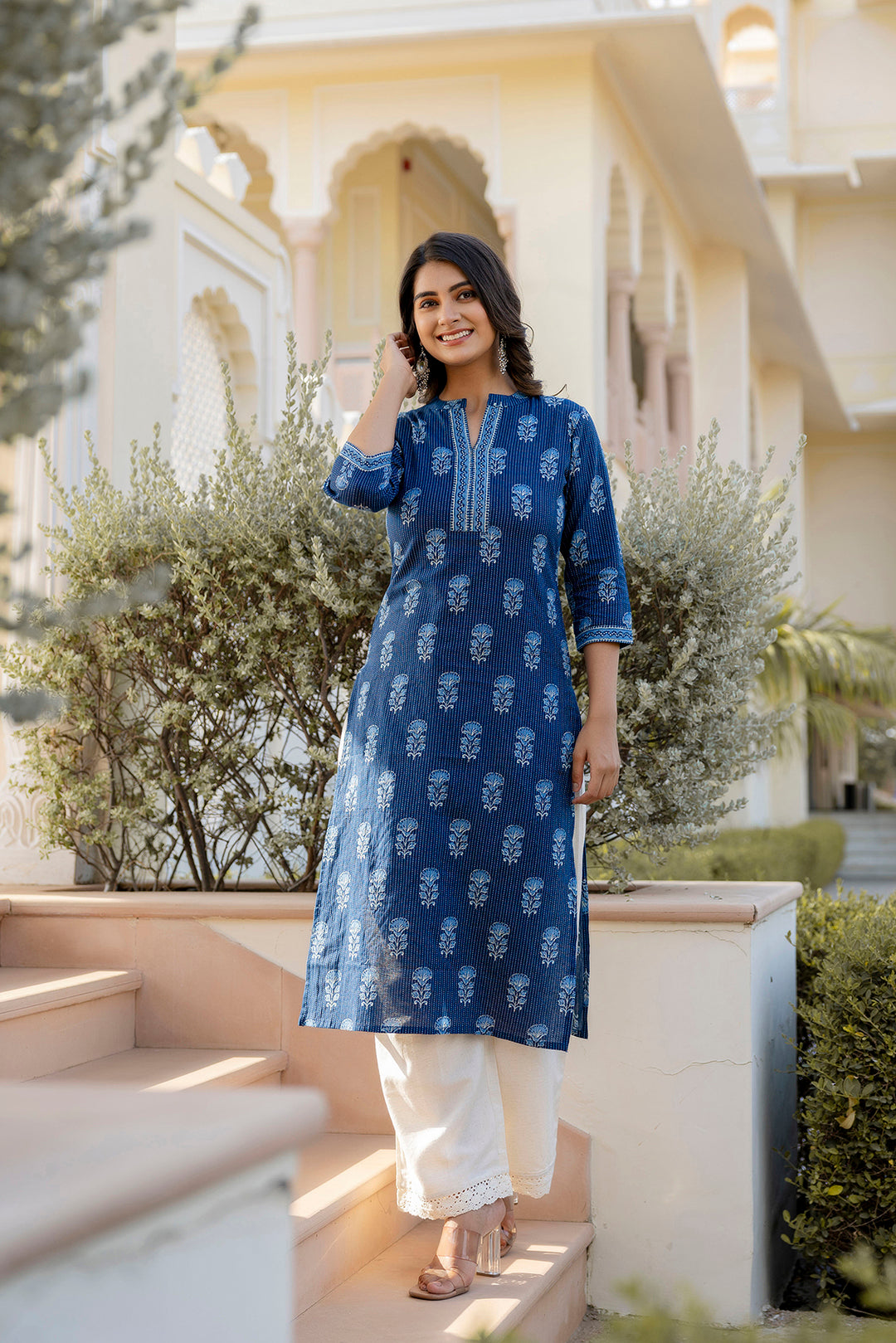 Women's Navy Blue Printed Straight Kurta with Three Quarter Sleeves - Taantav