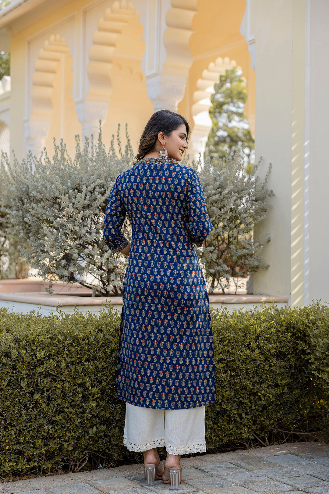 Women's Blue Printed Straight Kurta with Three Quarter Sleeves - Taantav