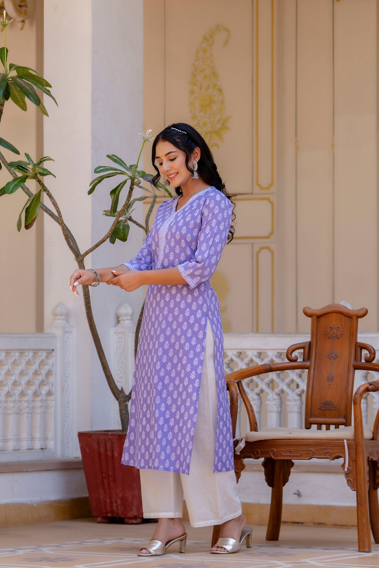 Women's Purple Ethnic Printed Straight Kurta with Three Quarter Sleeves - Taantav