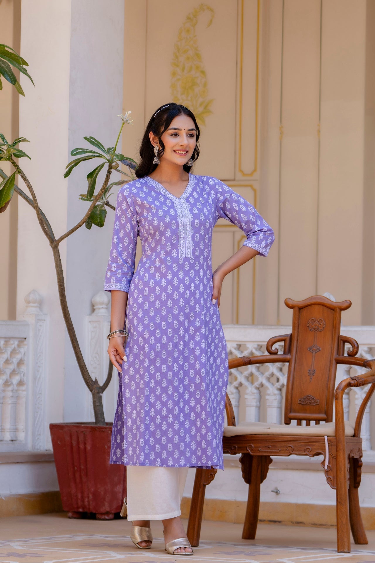 Women's Purple Ethnic Printed Straight Kurta with Three Quarter Sleeves - Taantav