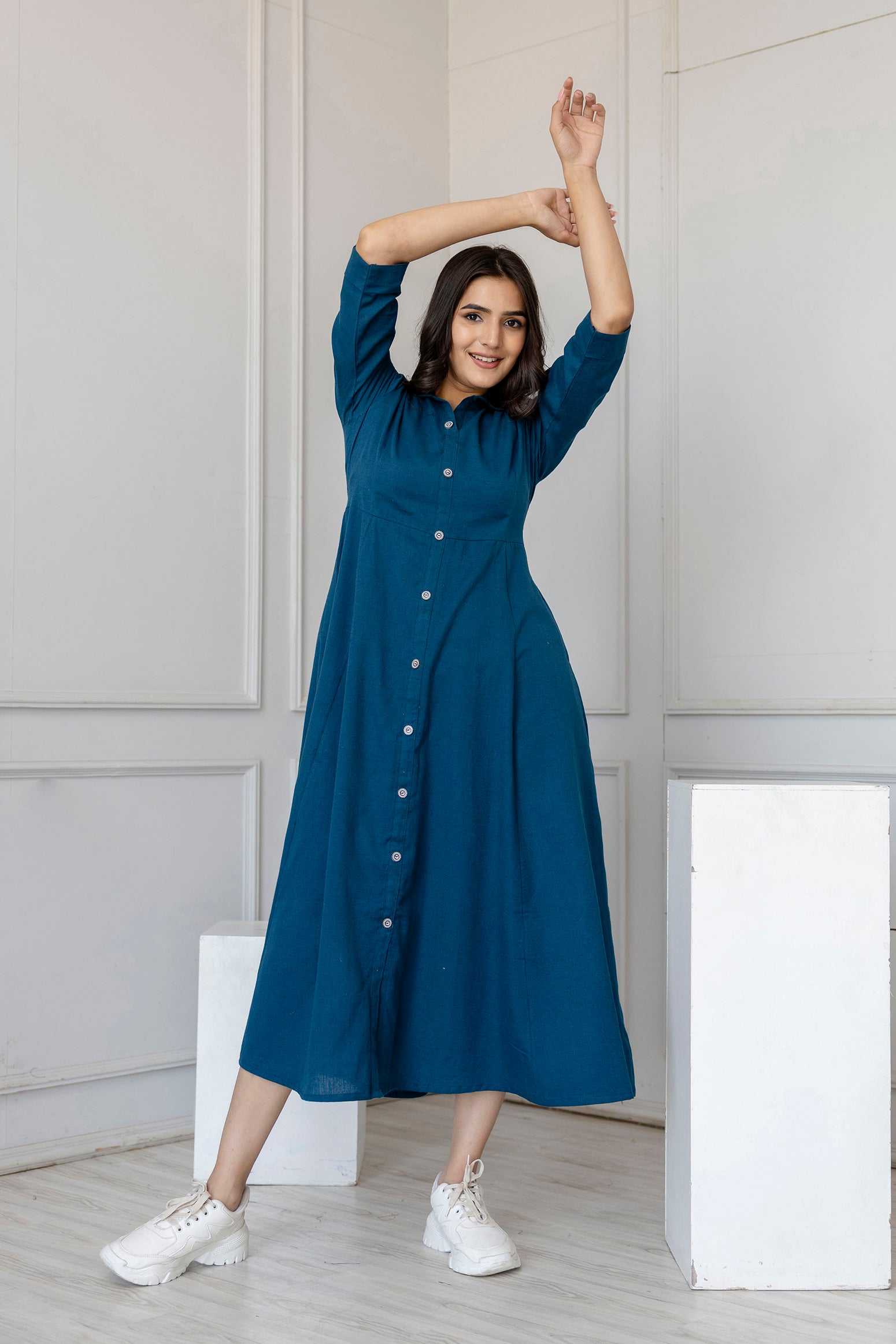 Women's Teal Solid Flared Dress With Three quarter Sleeves - Taantav