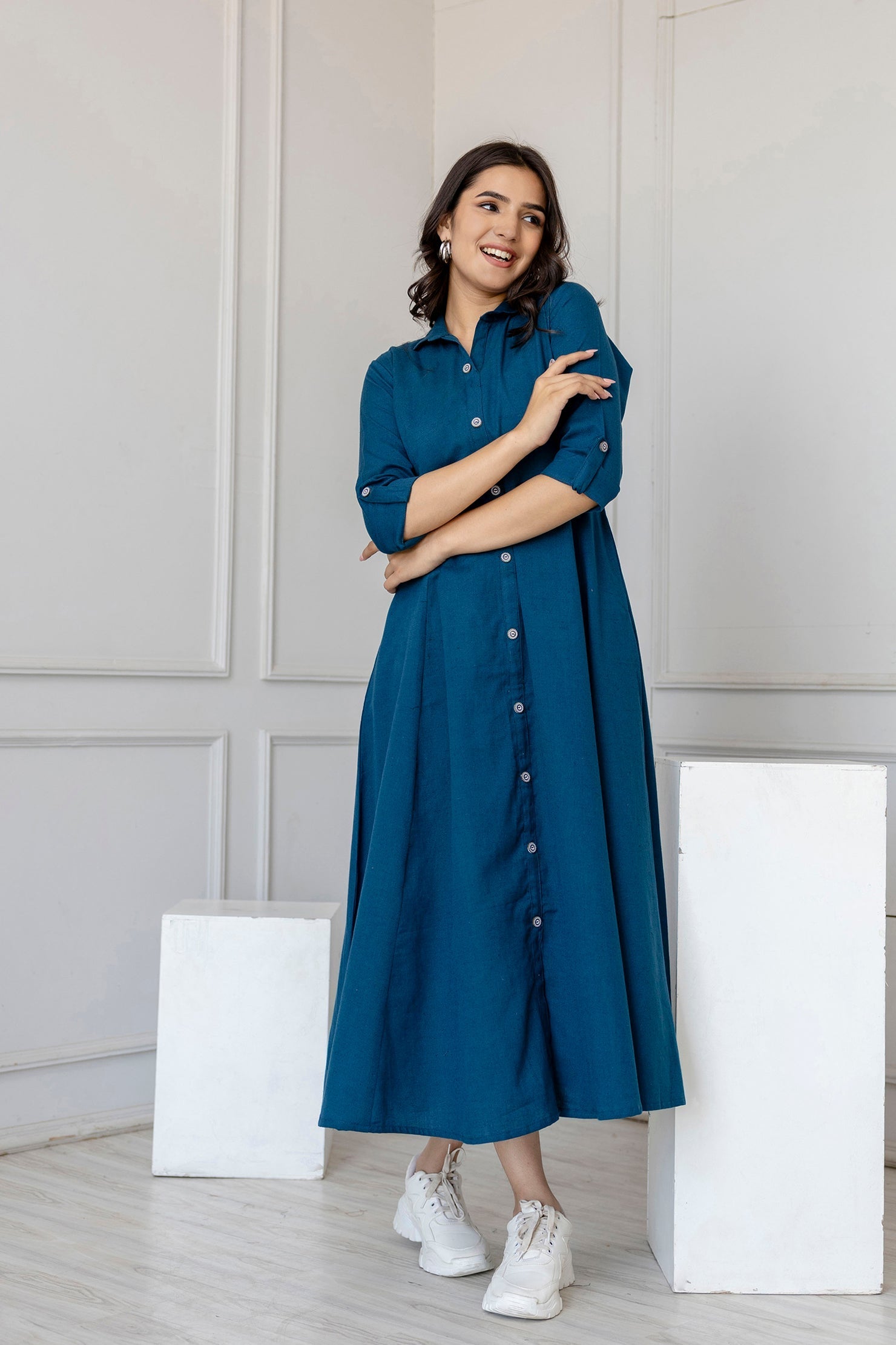 Women's Teal Solid Flared Dress With Three quarter Sleeves - Taantav